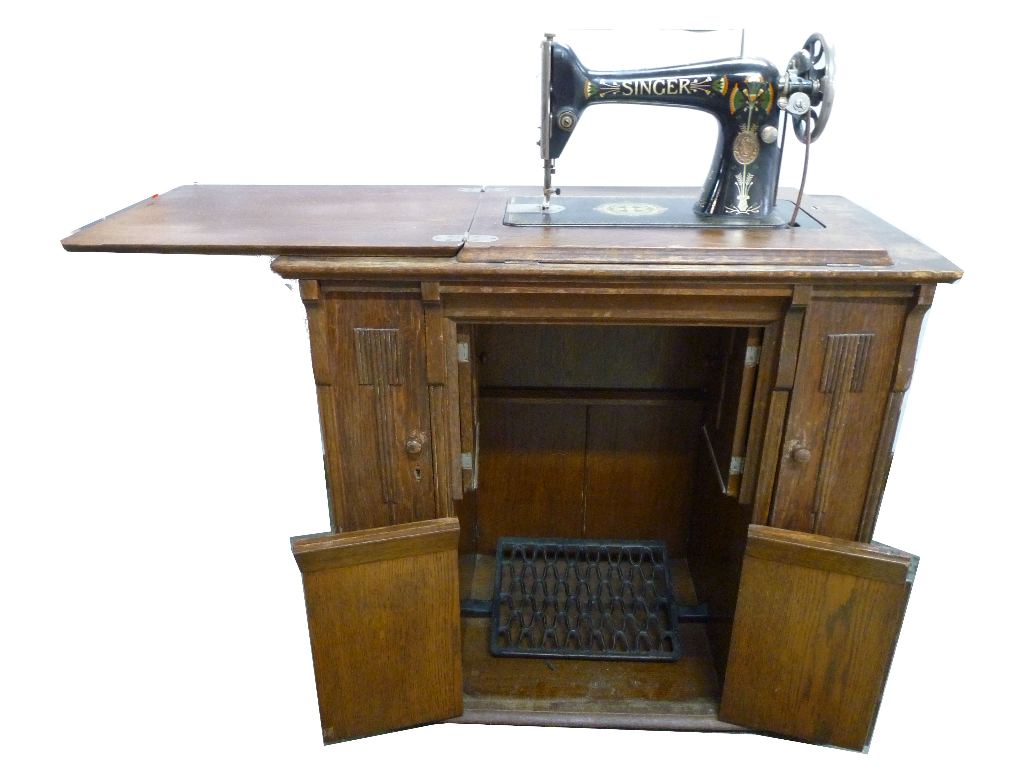 Machine sewing art déco