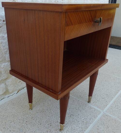 Vintage bedside table with 1 drawer and 1 niche, brass feet - very good condition.