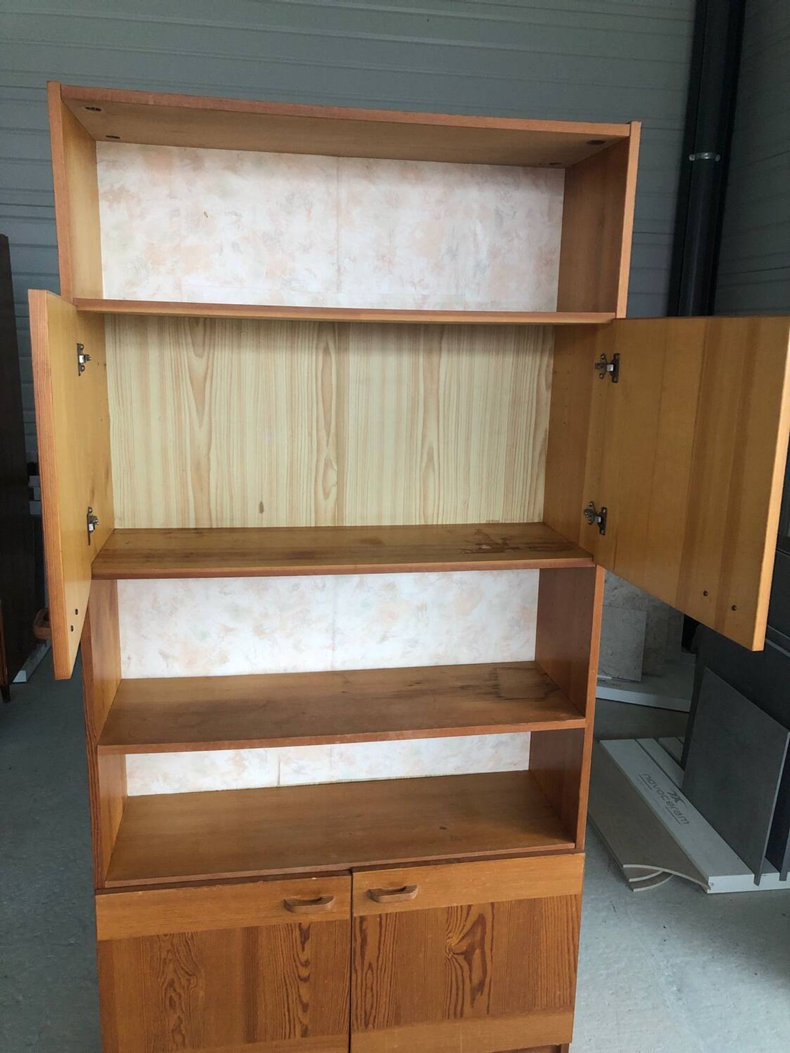 Bibliothèque en pin couleur miel, années 90