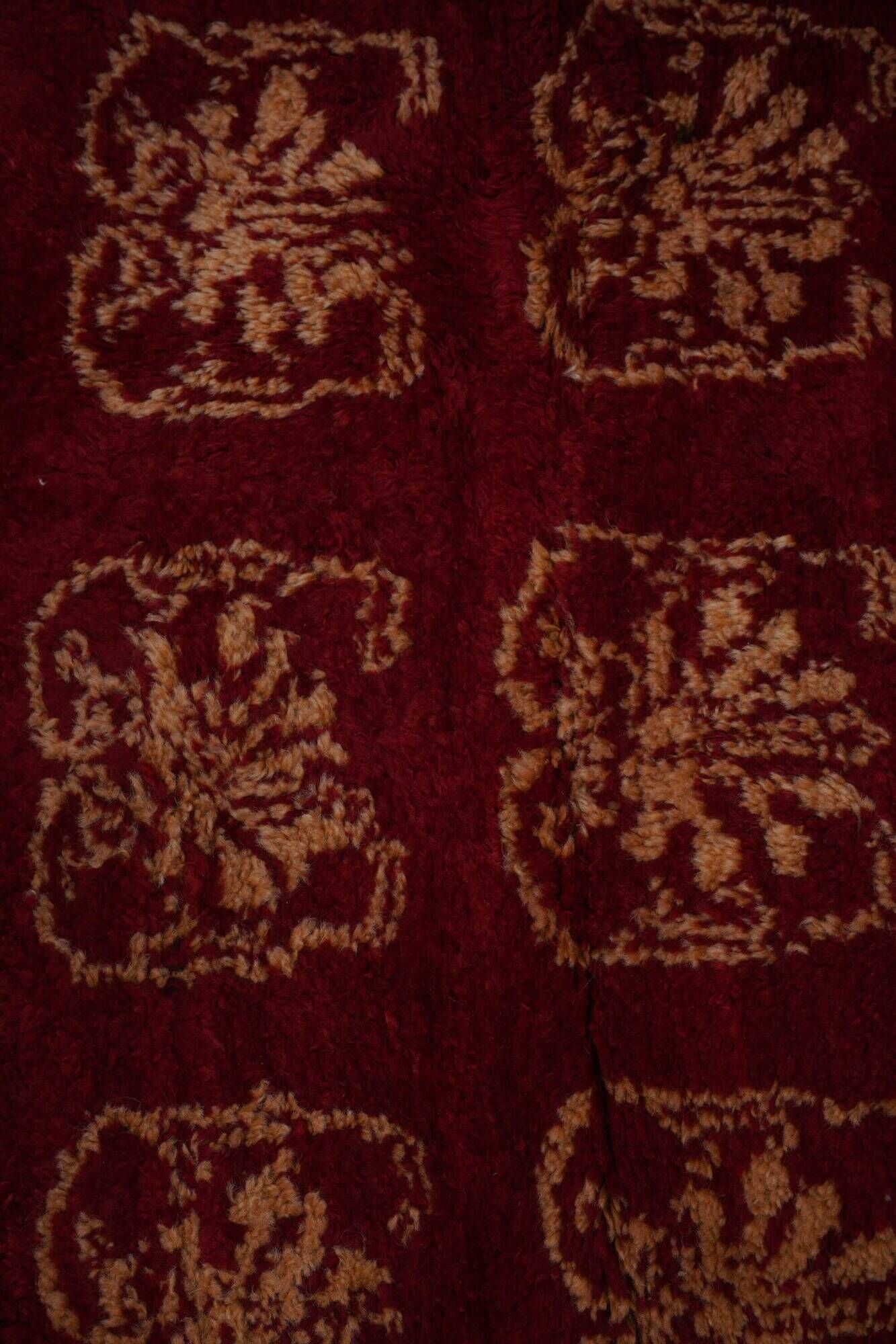 Vintage handmade Turkish rug 112x235 cm
