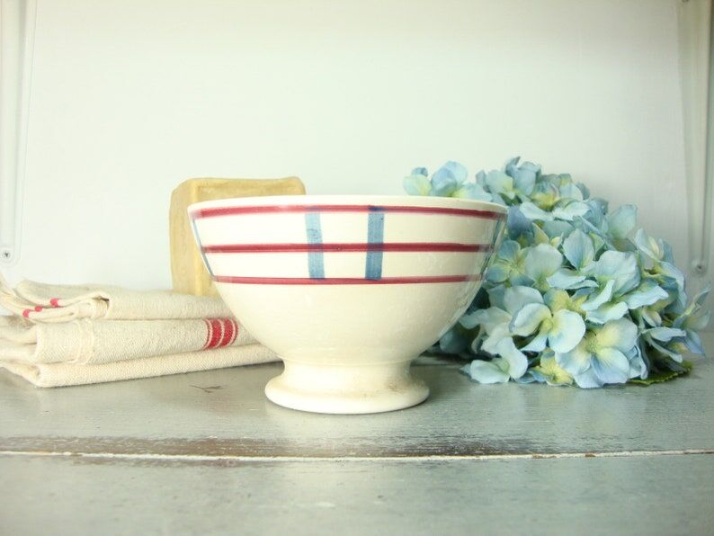 Giens breakfast bowl, coffee latte bowl, Bayonne.