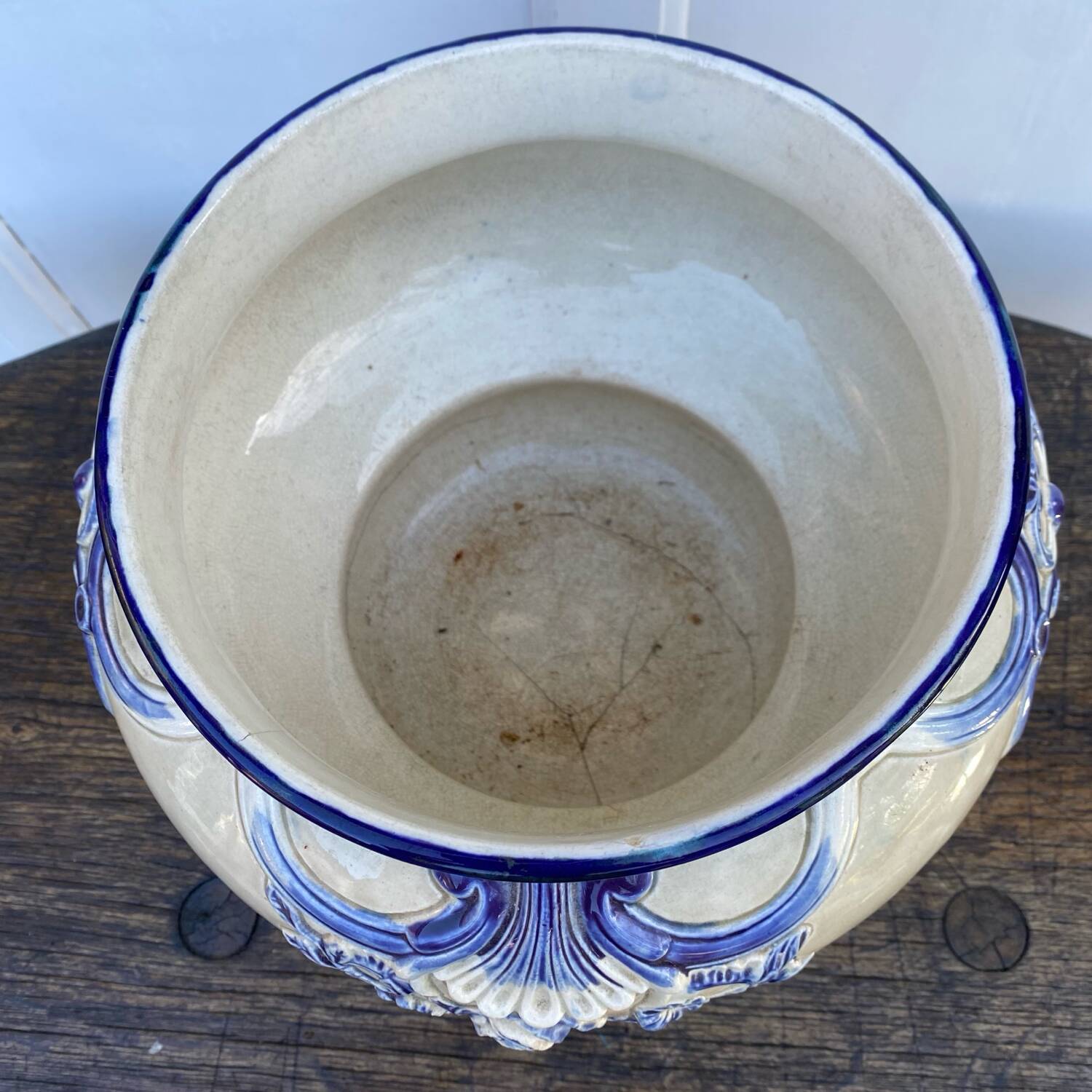 Earthenware pot cover in slipware from the Fives Lille factory