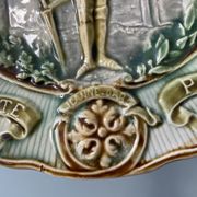Set of two plates late nineteenth in slip Jeanne d'Arc