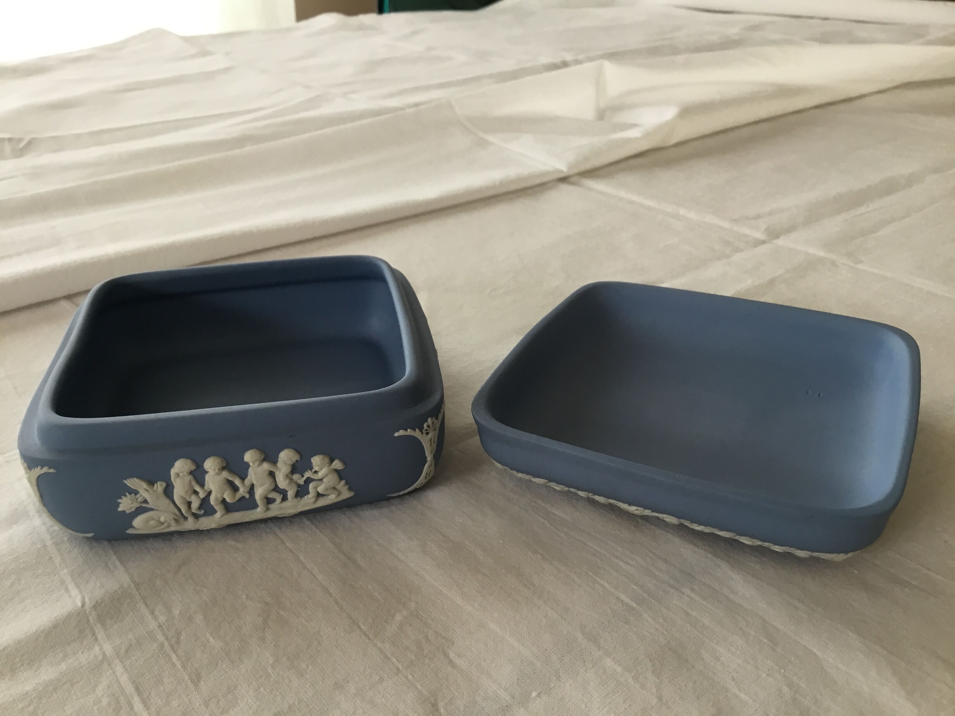 Porcelain box, wedgwood