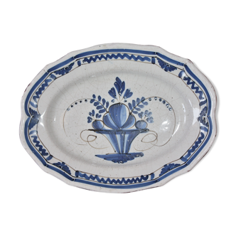 Plat oblong en faience dit cul noir auxerre