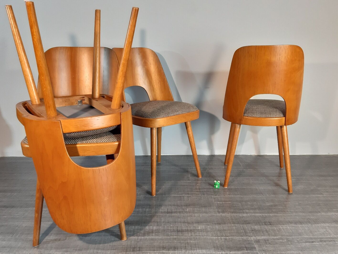 Set 4 chaises TON 515 en hêtre par Oswald Haerdtl 1955