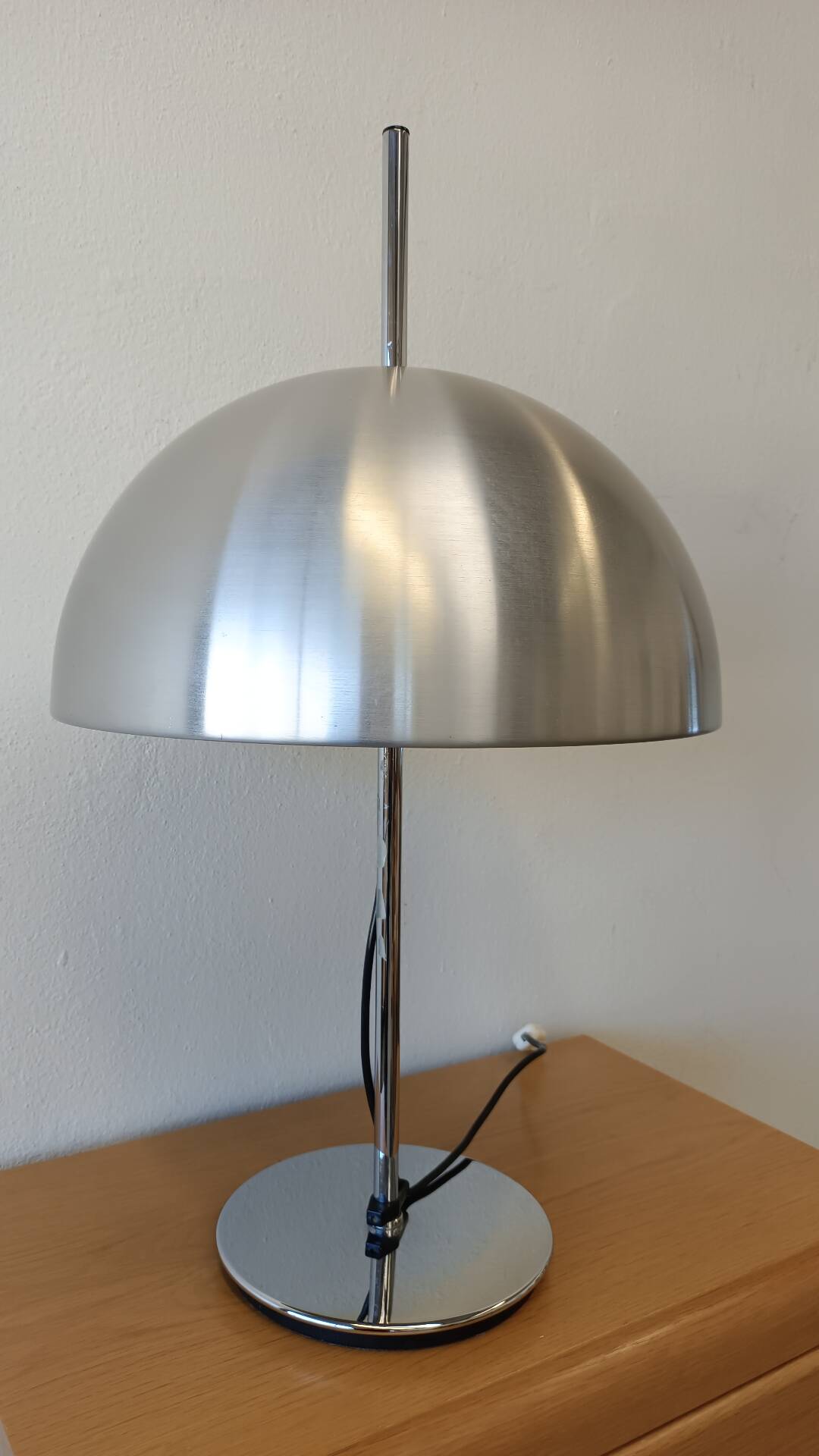 Aluminium mushroom lamp