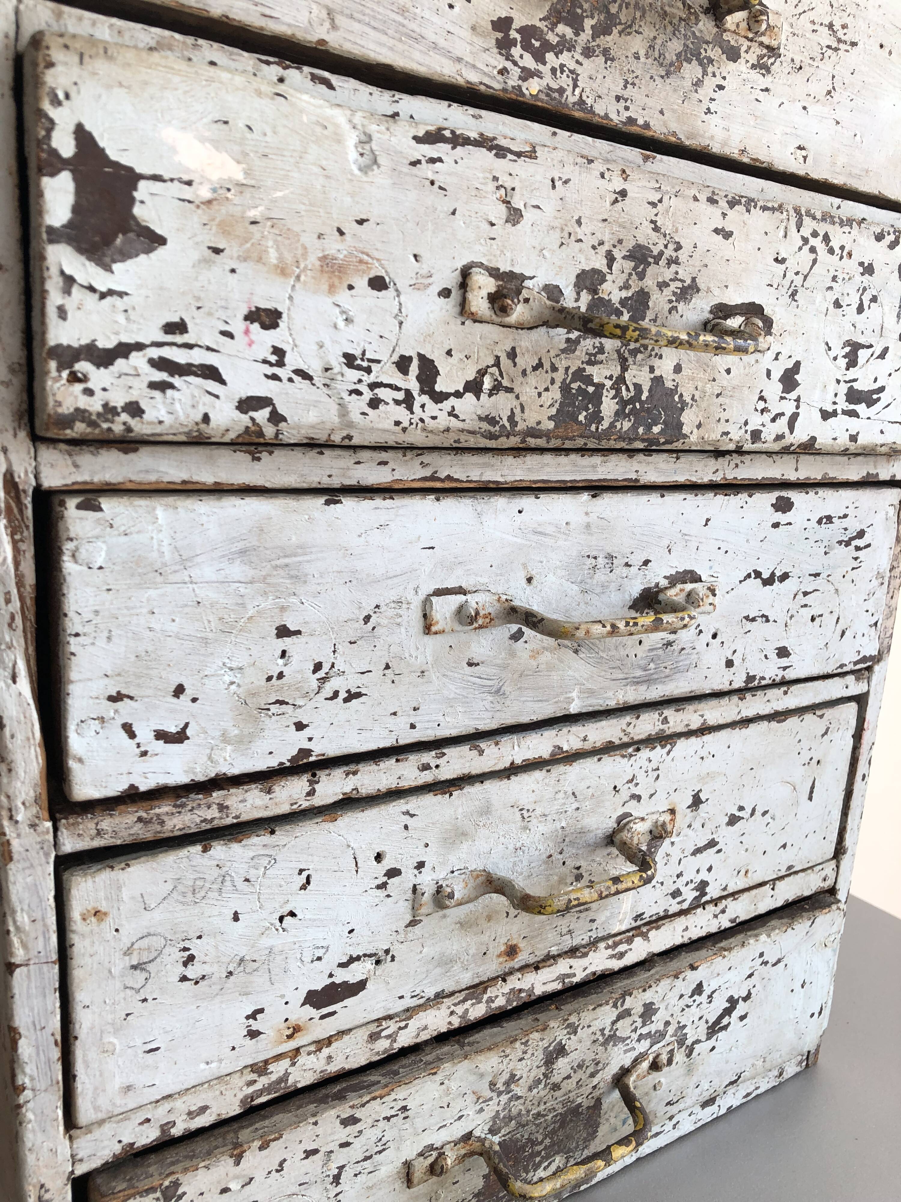 Small drawers furniture skated