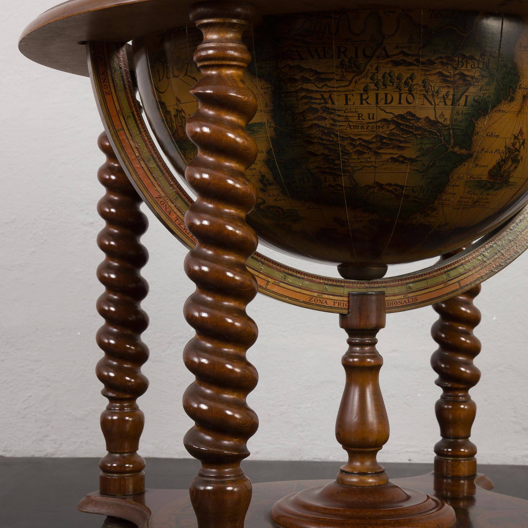 Large Mid-century globe bar cabinet, Italy 1960s