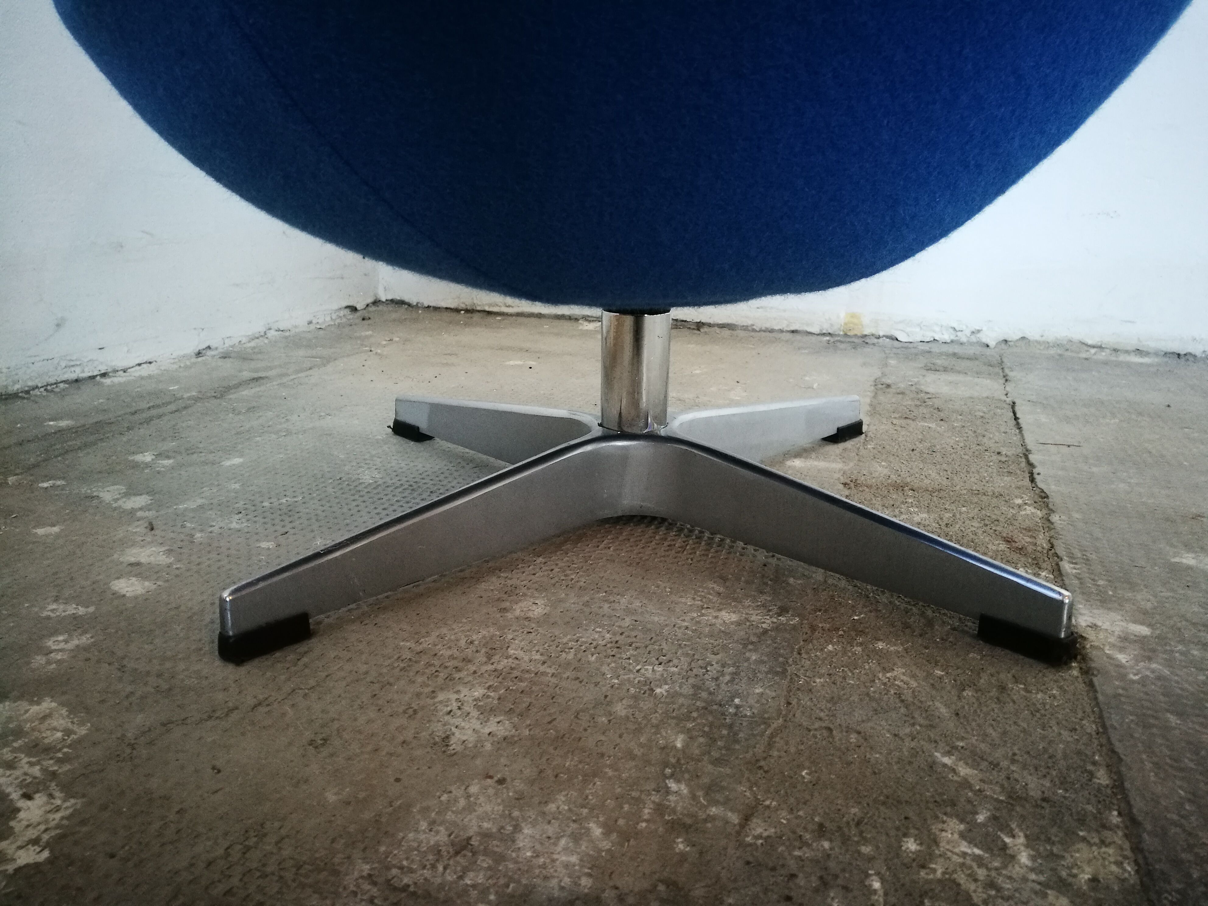 Scandinavian "egg" chair for children