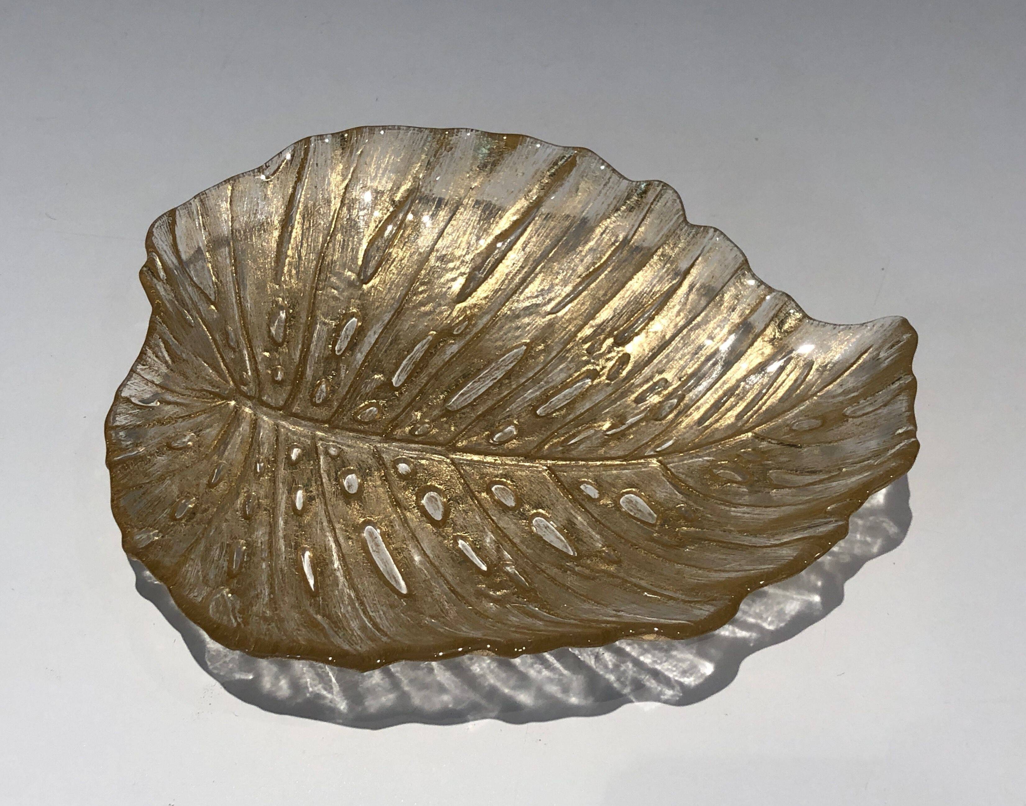 Leaf-shaped ashtray in Murano crystal
