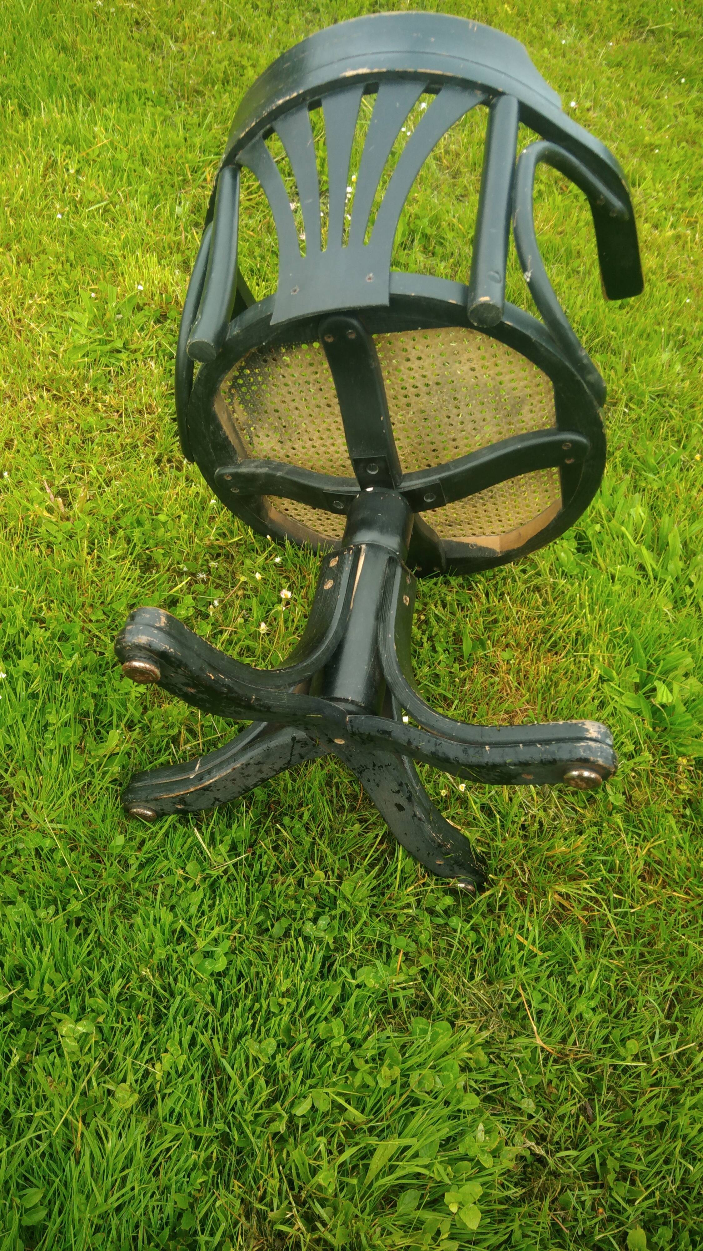 Swivel office armchair Thonet