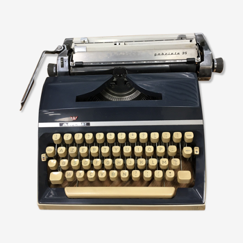 Machine à écrire Adler modèle Gabriele 35