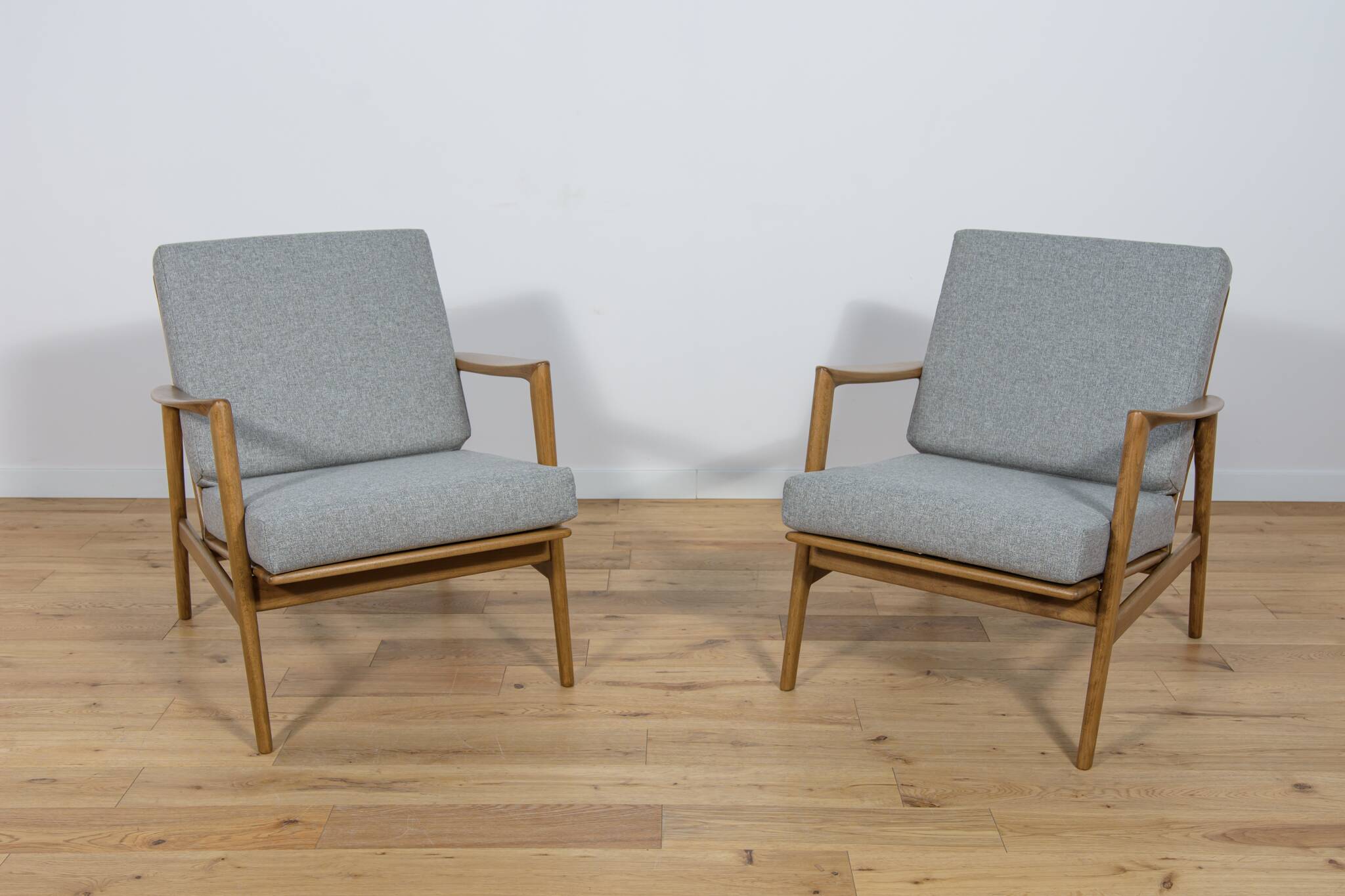 Model 300-139 Armchairs from Swarzędz Factory, 1960s, Set of 2