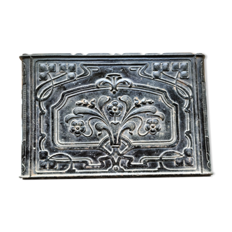 Decorative plate for fireplace