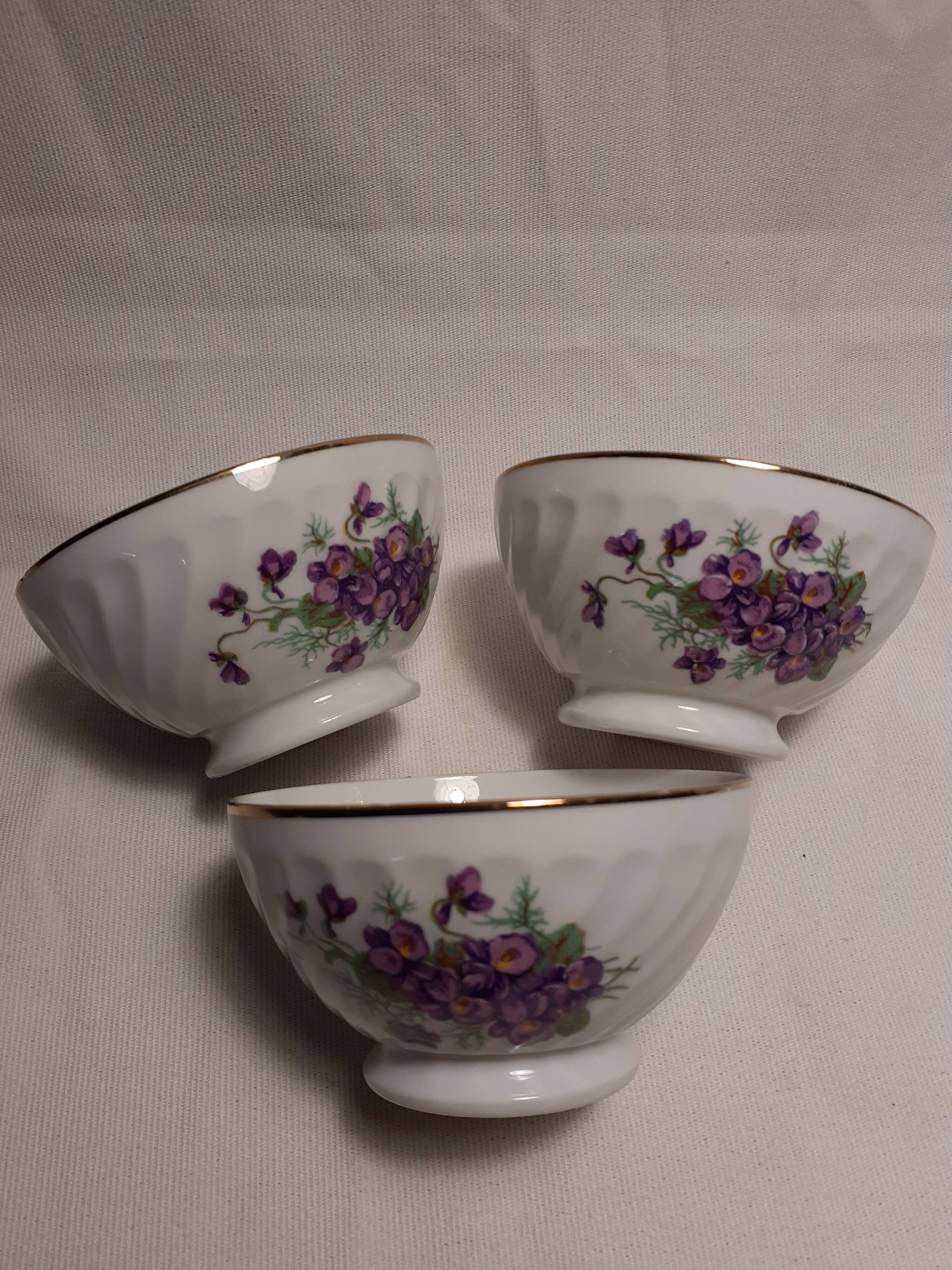 Porcelain bowls
