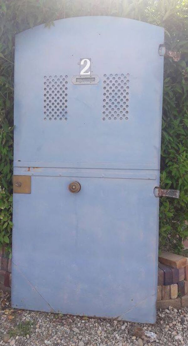 Porte portail H205xL103 ancienne en fer cintrée avec boite aux lettres