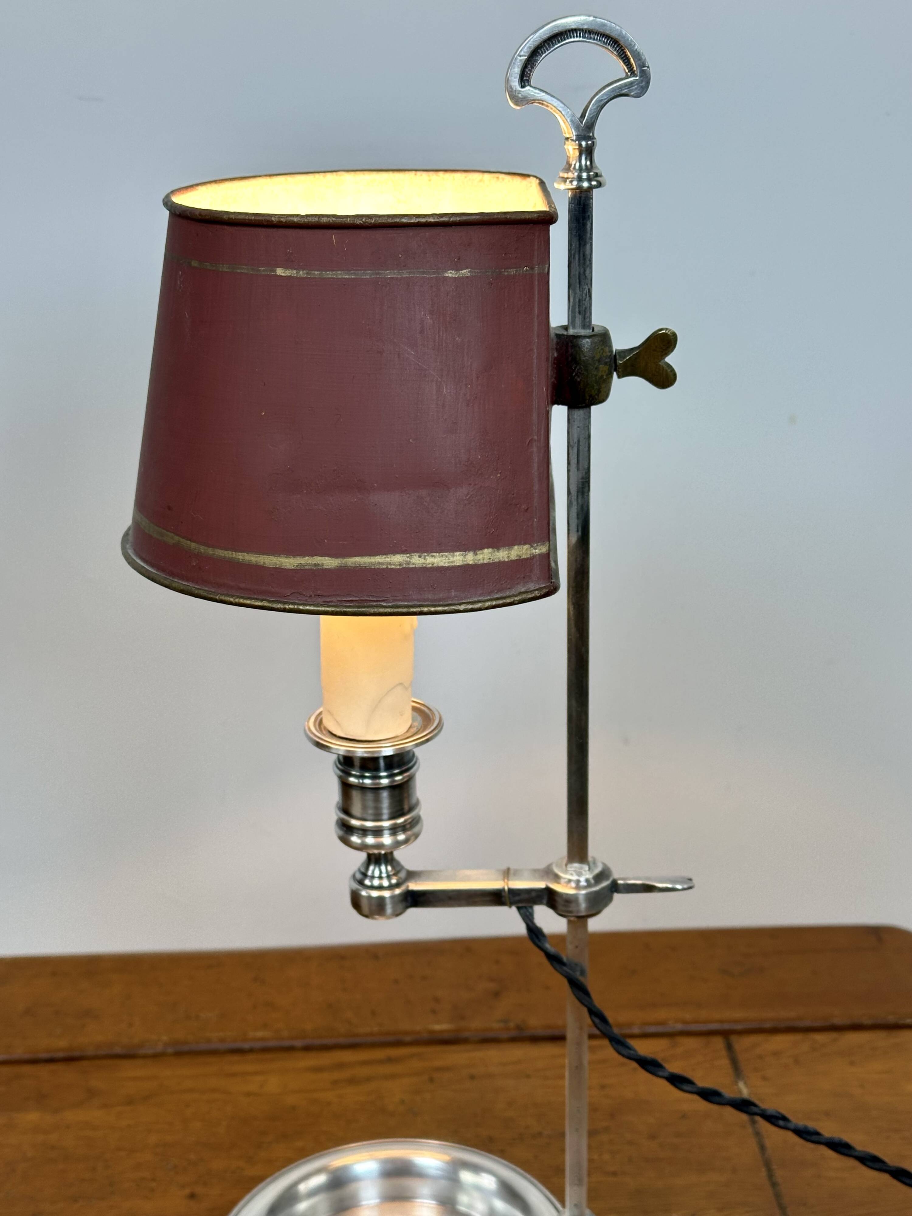 Silver-plated Quinquet lamp from the 19th century.