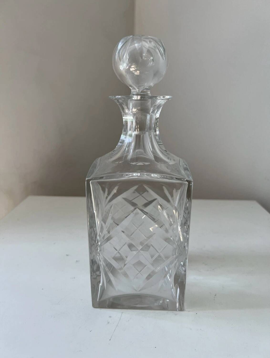 Beautiful Saint Louis Chantilly crystal whisky decanter