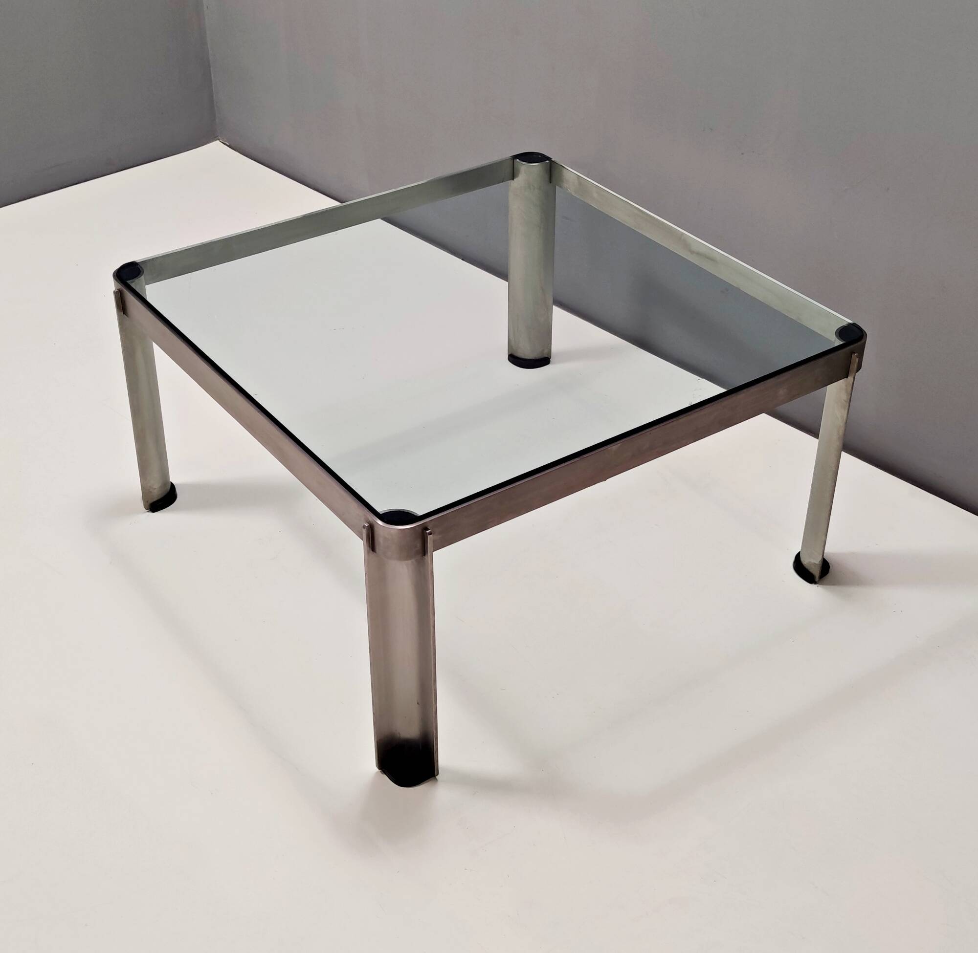 Osvaldo Borsani for Tecno, Steel and Thick Crystal Coffee Table Mod. T113, 1975