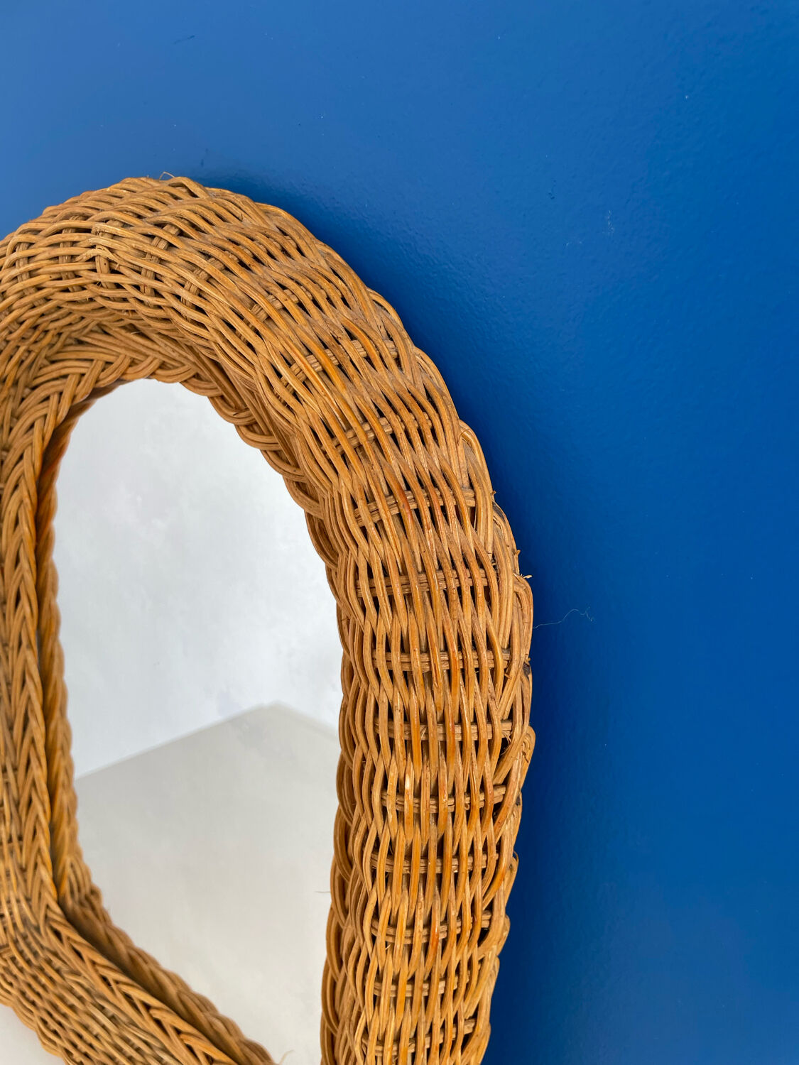Vintage oval wicker mirror 31x41cm