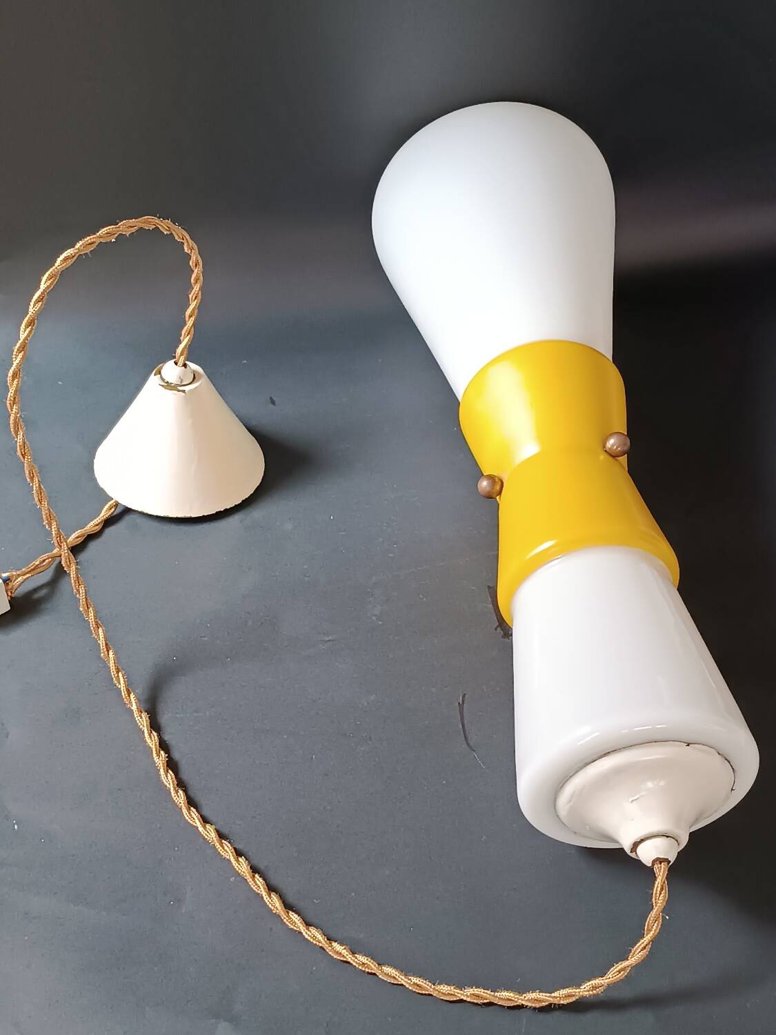 White and yellow opaline diabolo pendant light