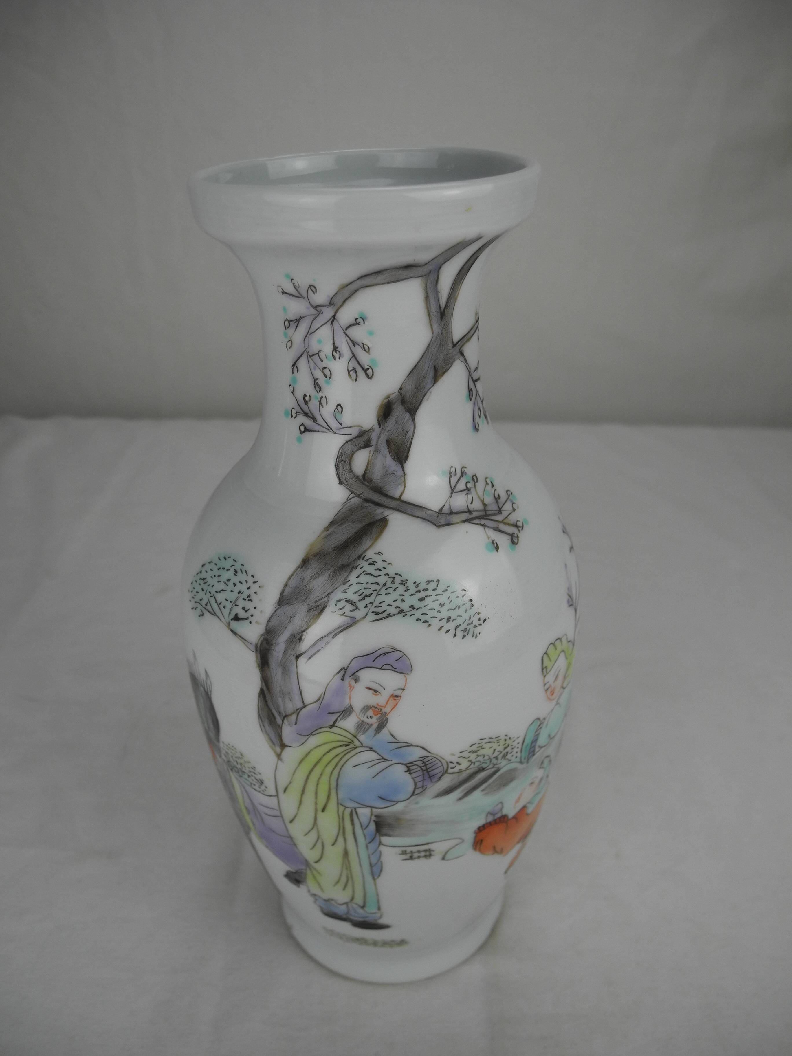 Antique porcelain vase, vintage Chinese porcelain vase