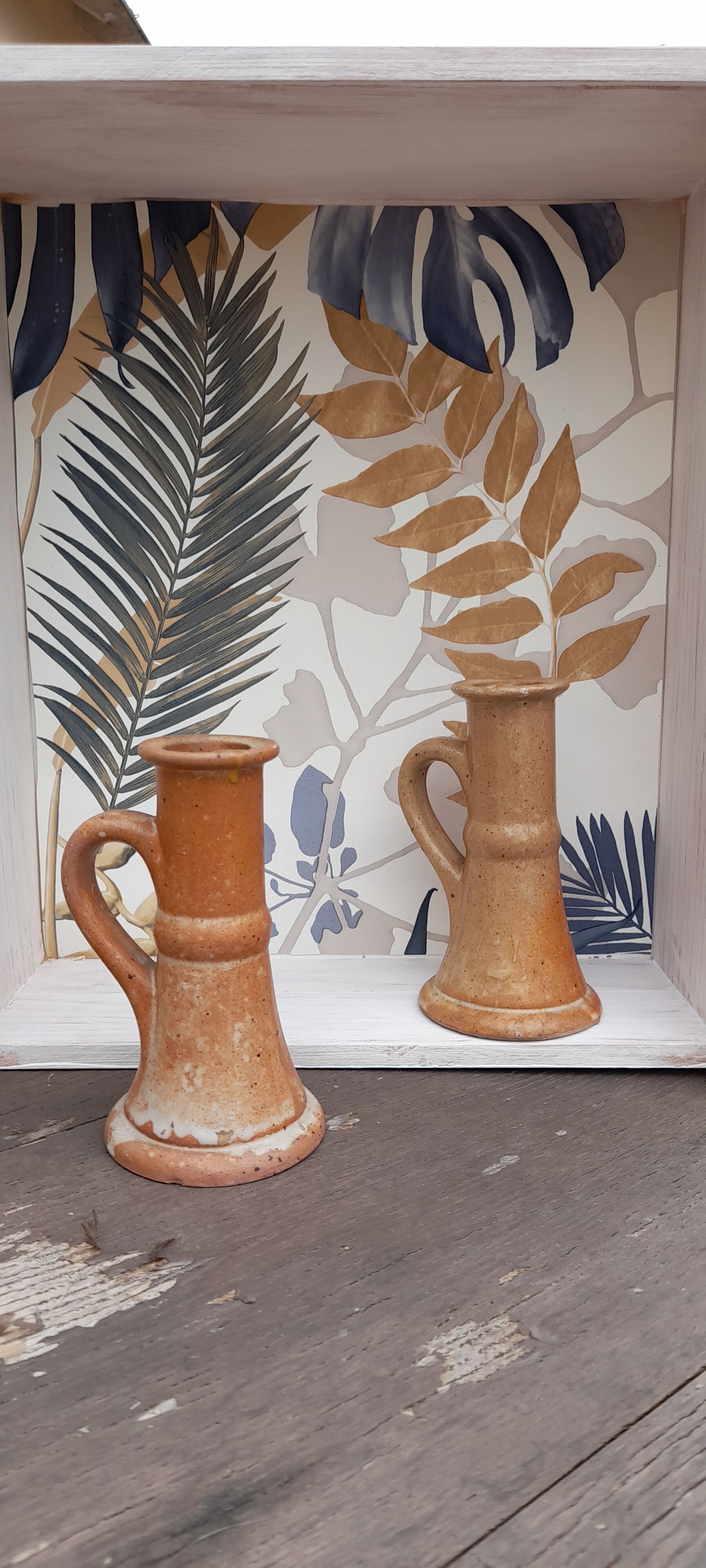 Duo of candlesticks in hand-crafted sandstone, raw and clean, mid-20th
