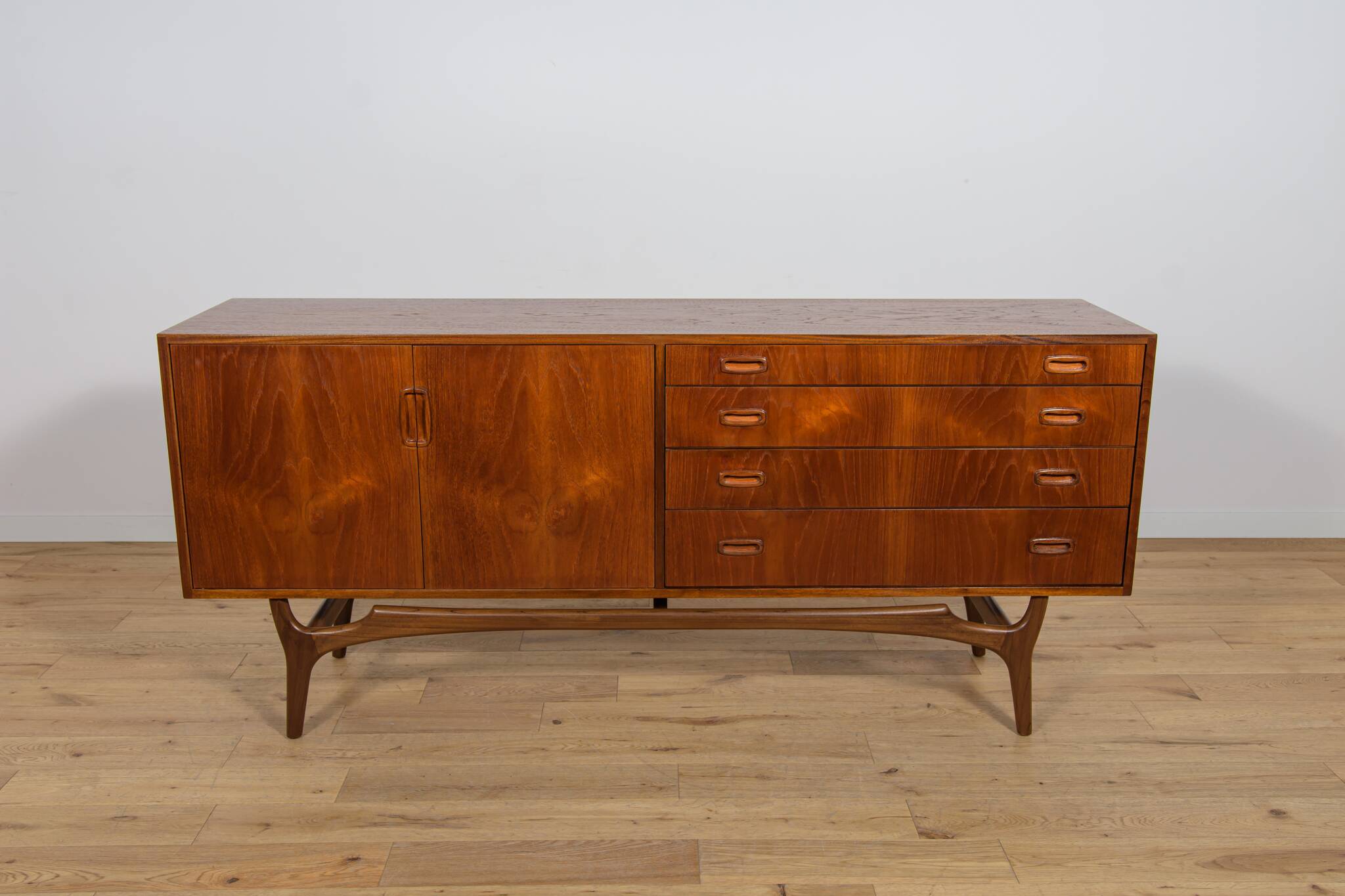 Mid-Century Teak Sideboard from Greaves & Thomas, United Kingdom, 1960s