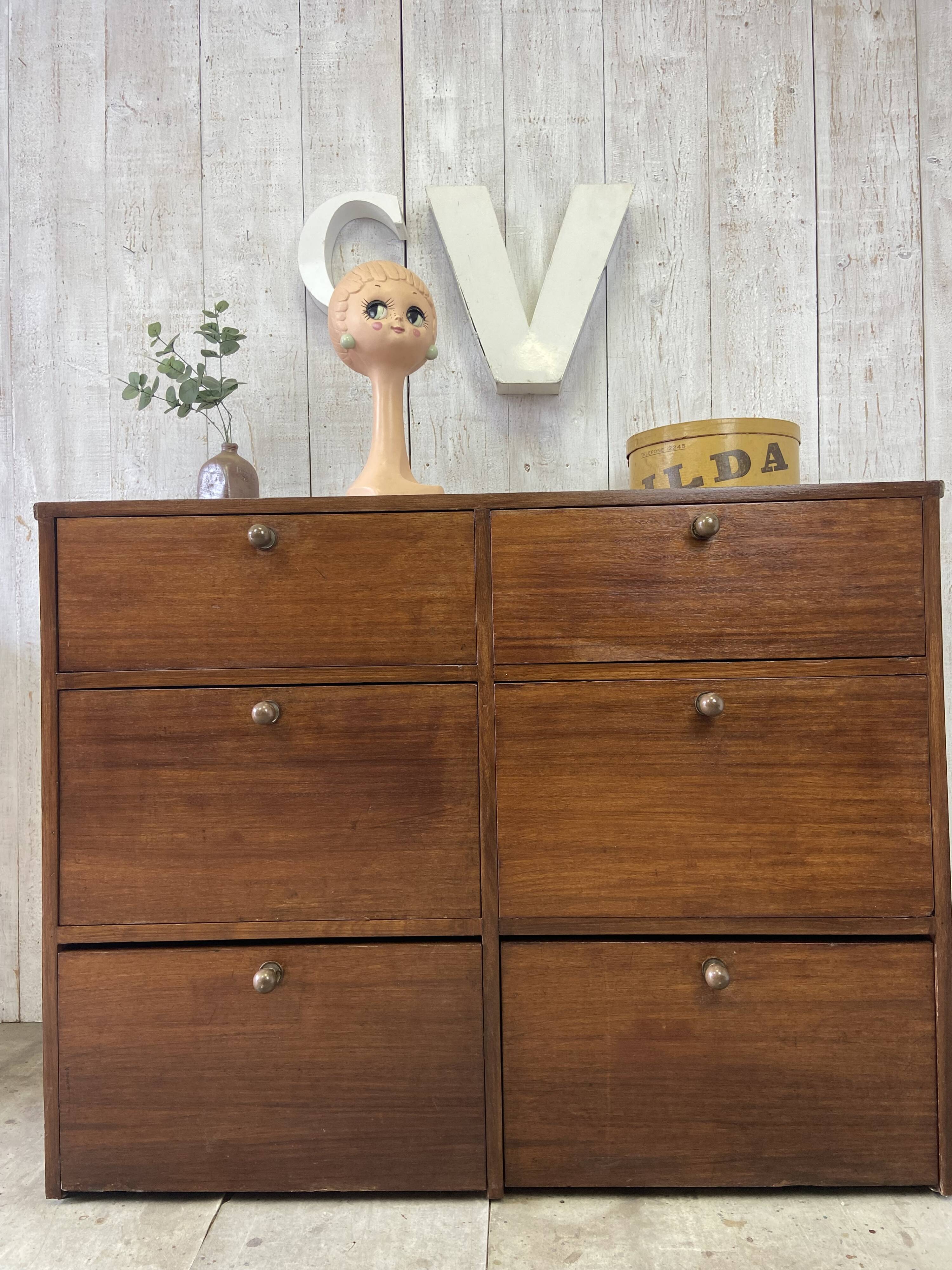Meuble de mercerie vintage
