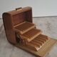 Boite.distributeur de cigarettes en bois.