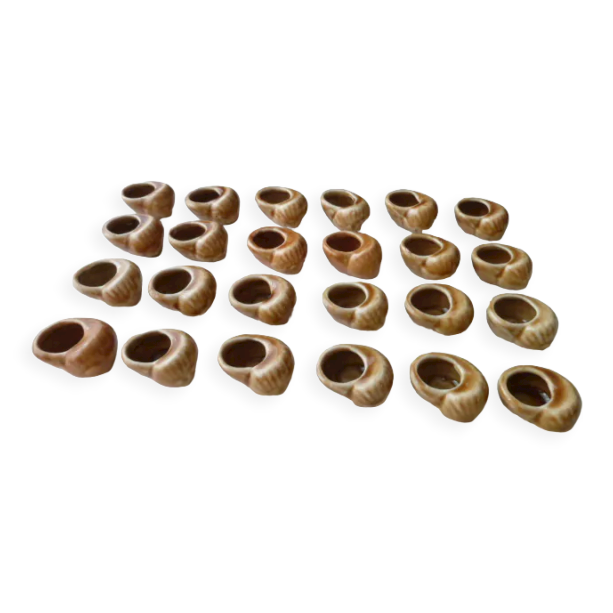 Set of 24 fire ceramic snail shells