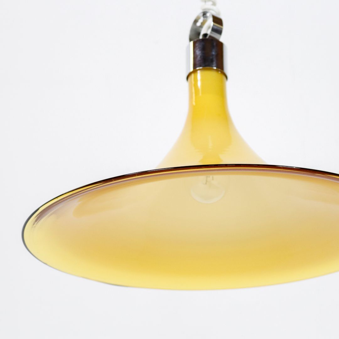 Suspension trompette en verre du milieu du siècle