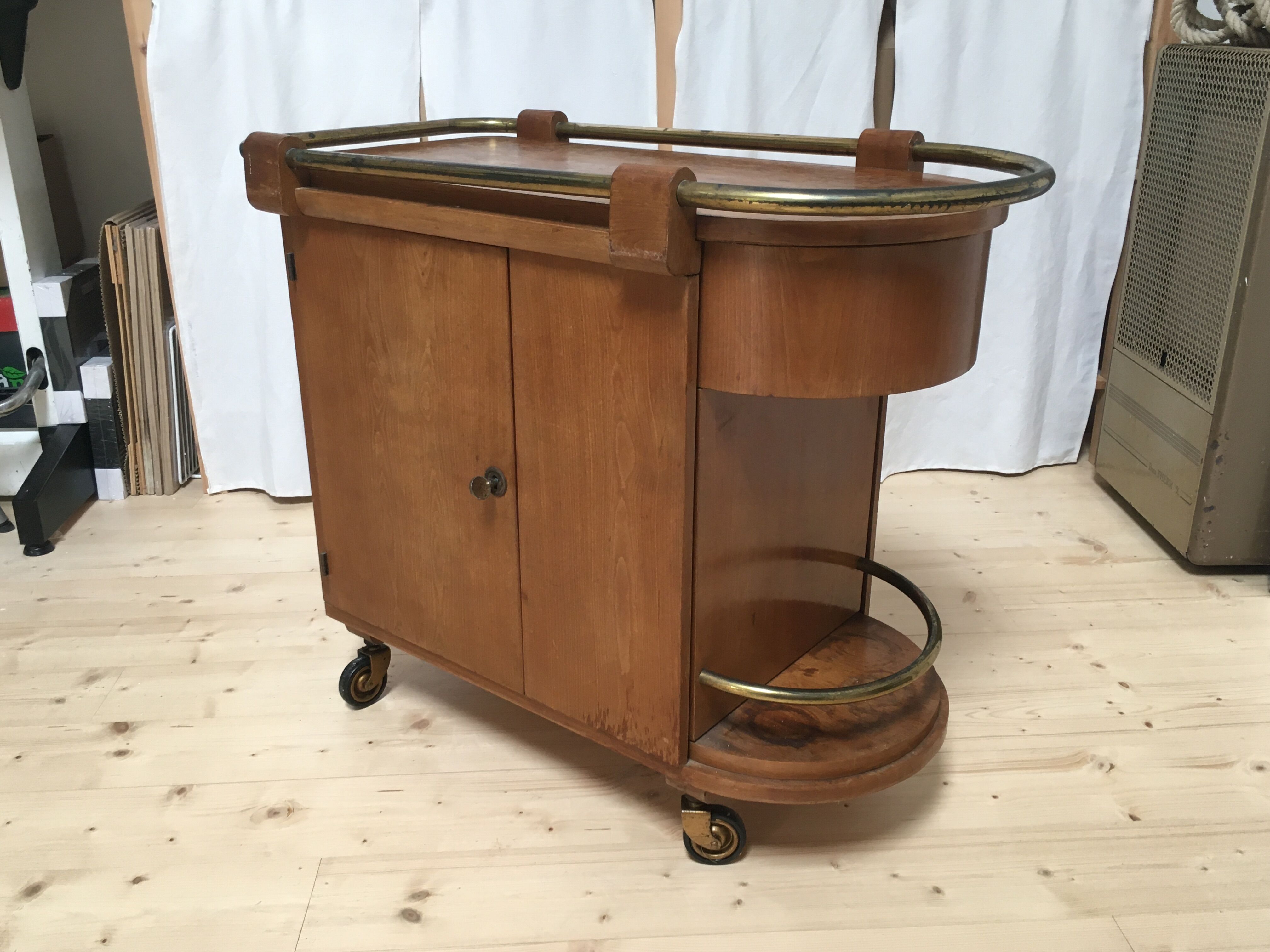 Furniture bar a roulette art deco