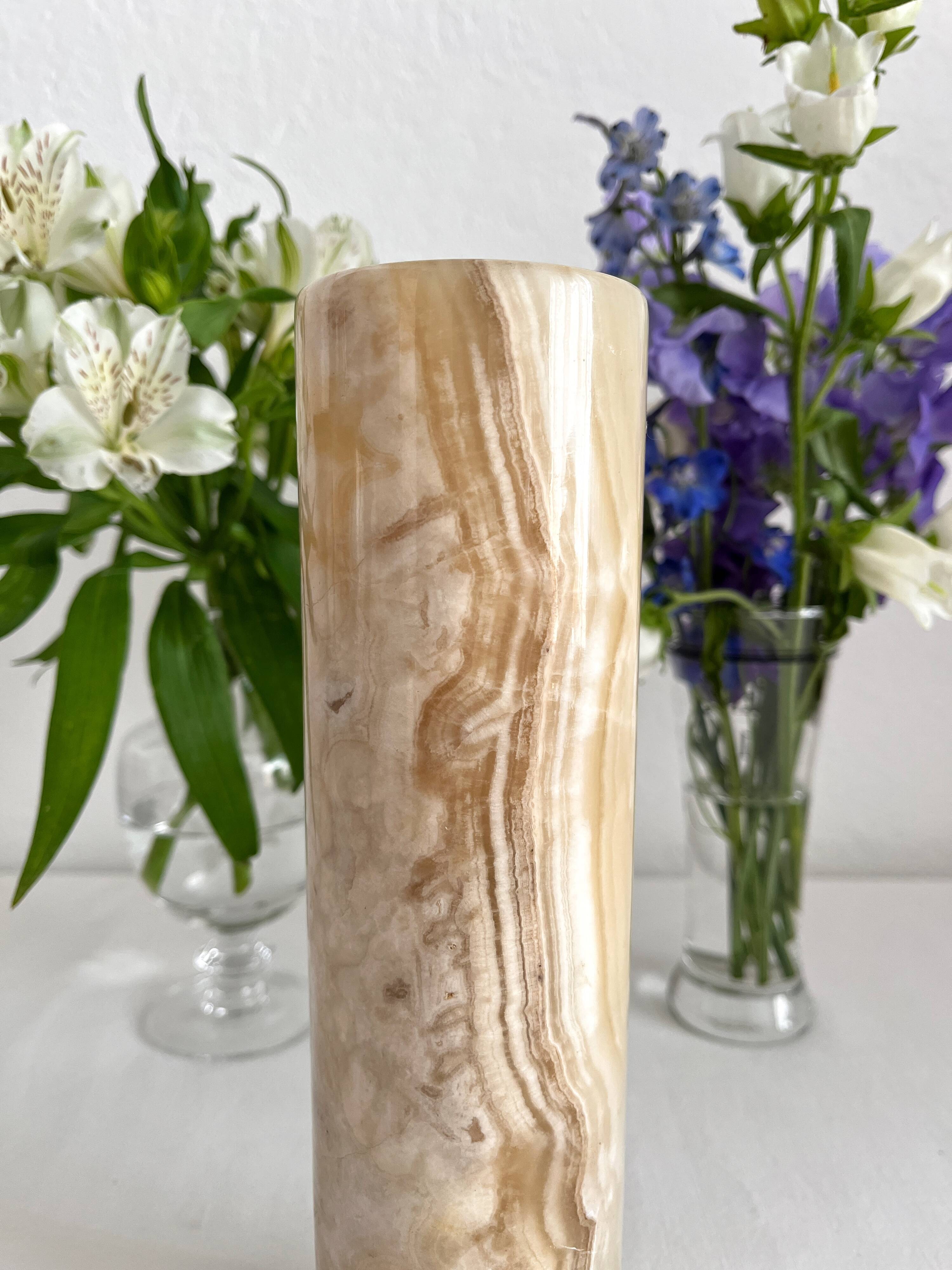 Straight vase in vintage alabaster or onyx