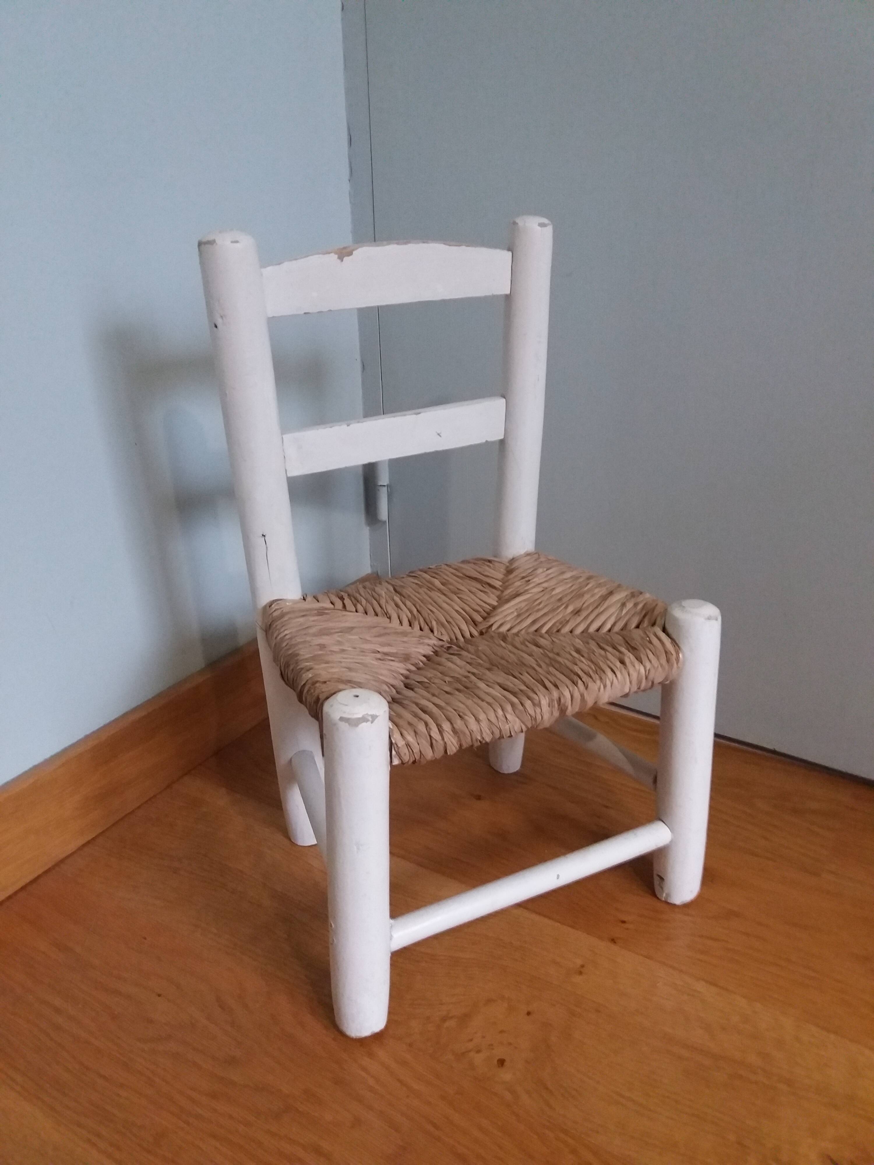 Chaise paillée enfant