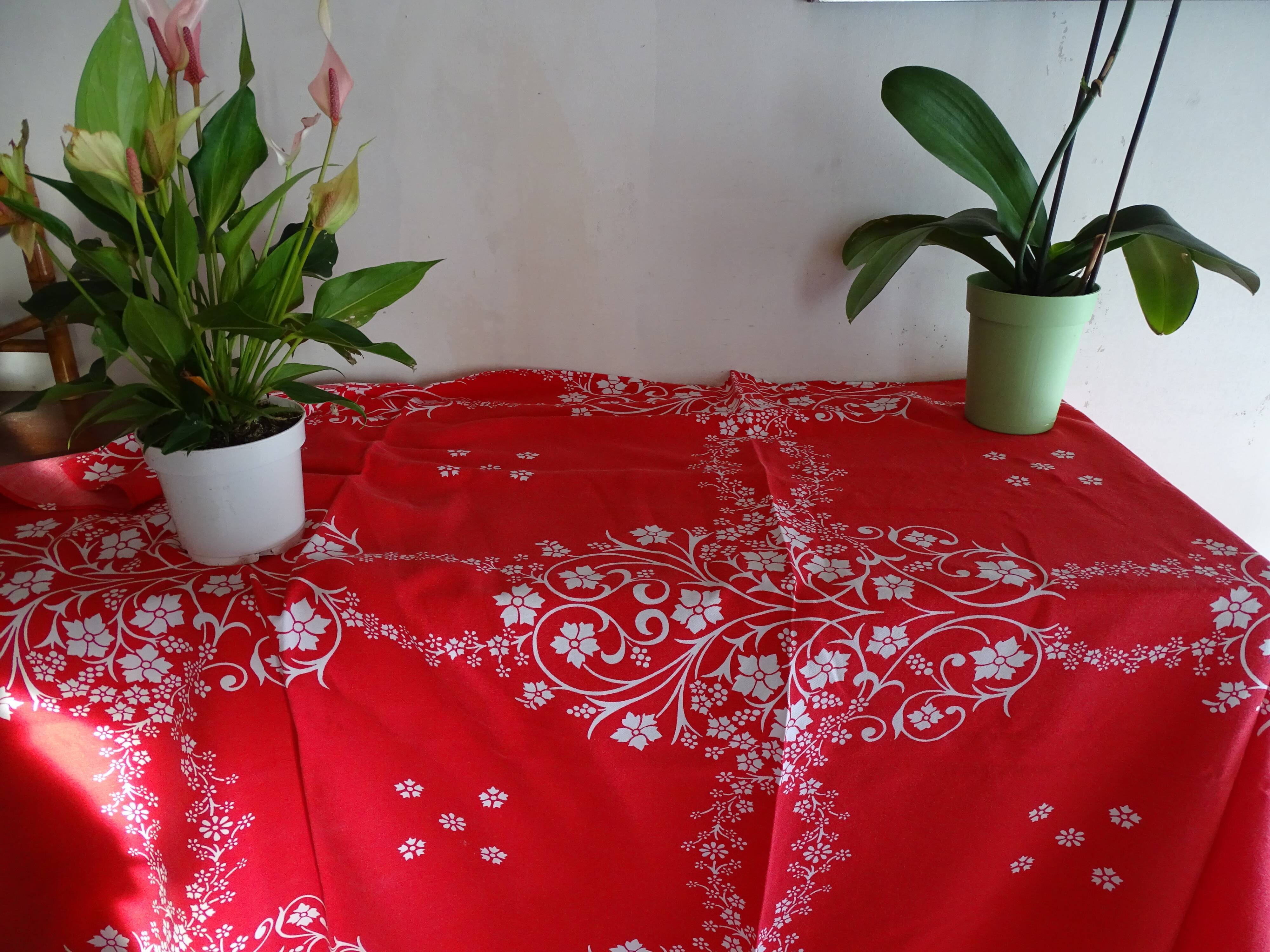 Nappe 230 x 150 rouge et blanche en coton
