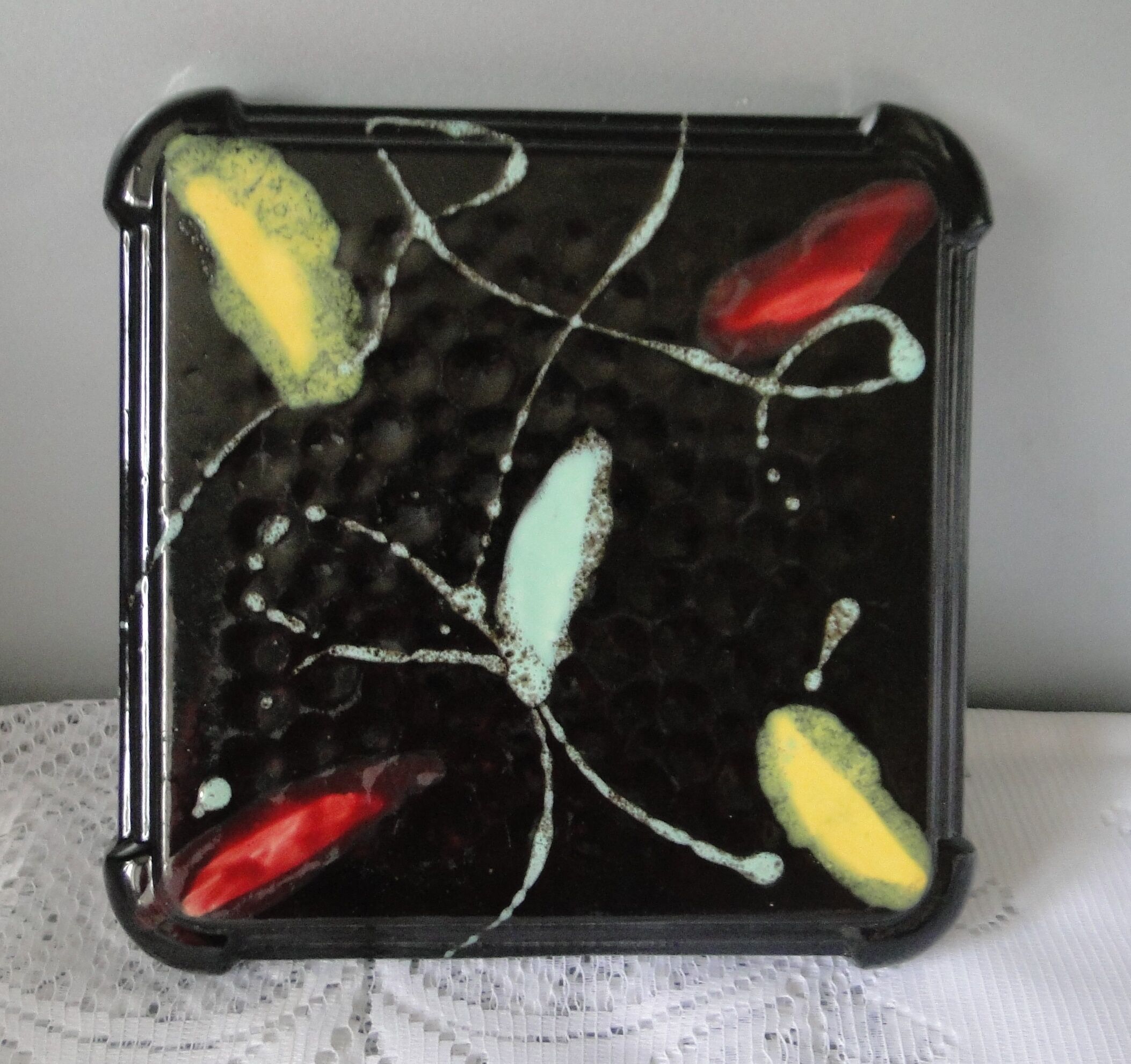 Antique underside in black ceramic enamelled modern and colorful décor