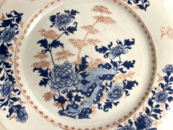 Japon, plat porcelaine imari bambous et pivoines XIXème