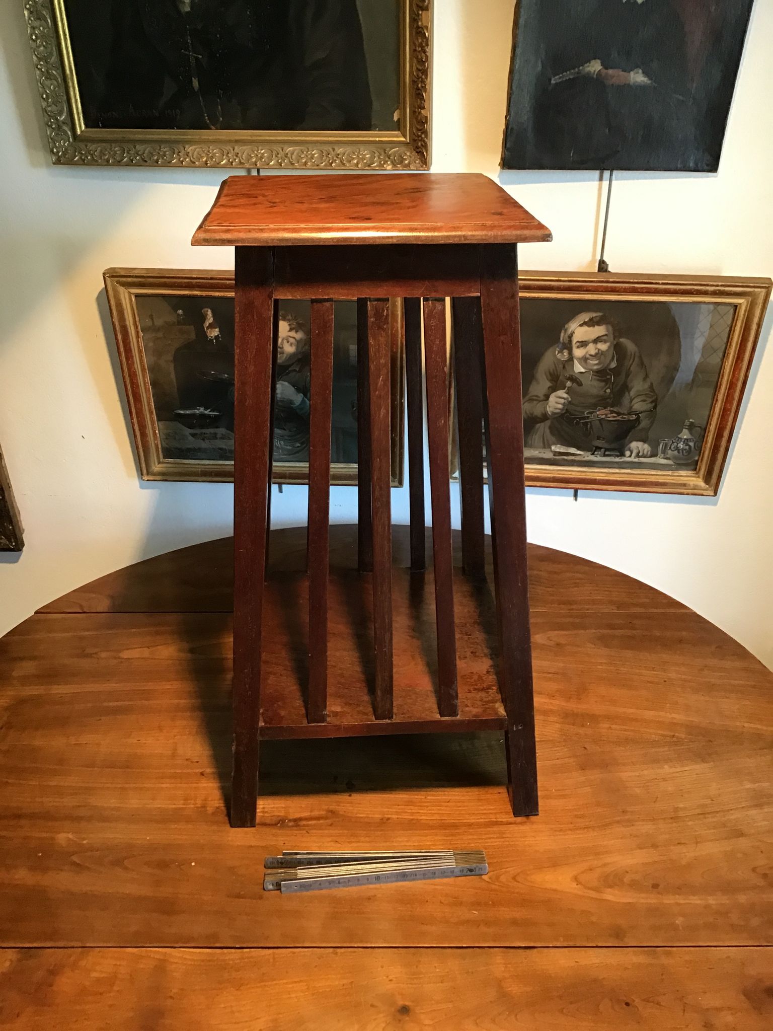 Sellette style art and crafts