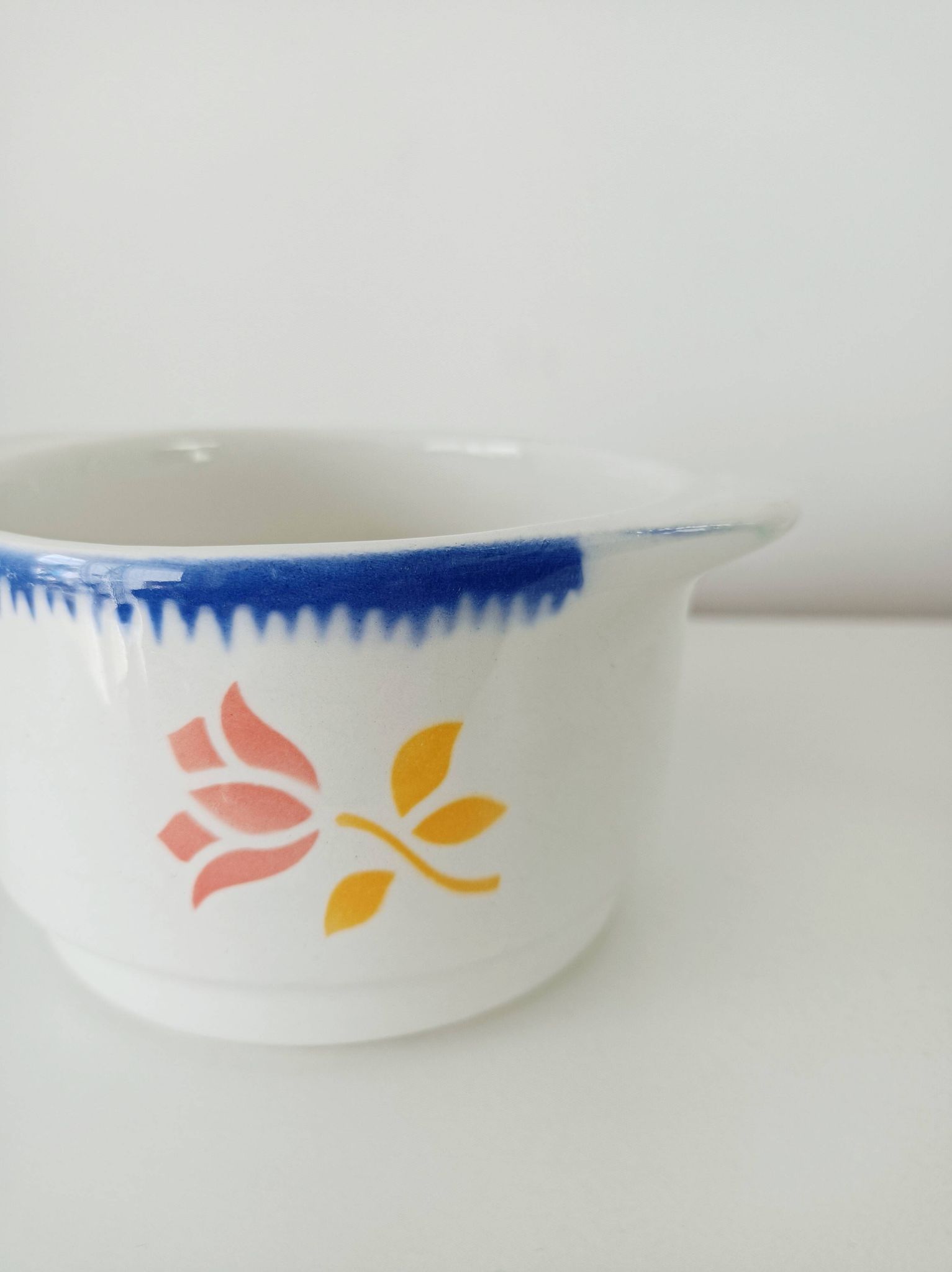 Set of 2 small floral ear bowls