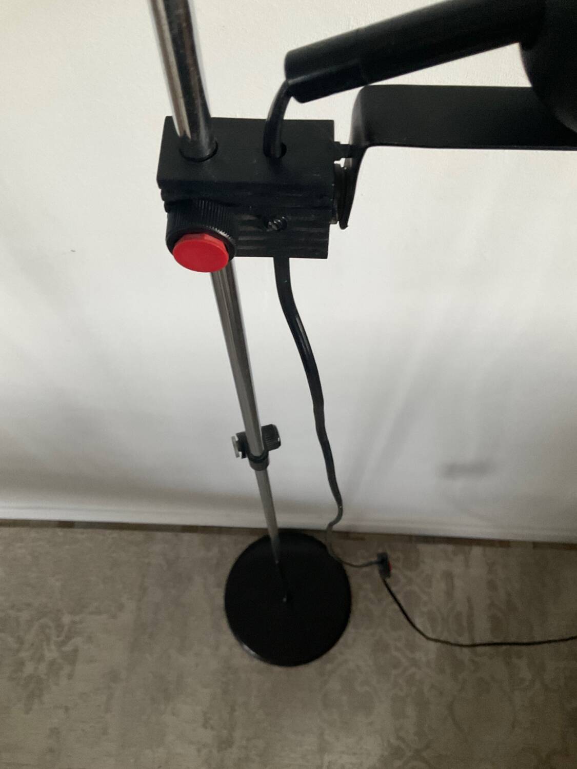 Adjustable spotlight floor lamp from the 70s-80s