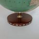 Globe terrestre vintage sur pied en bois, années 60