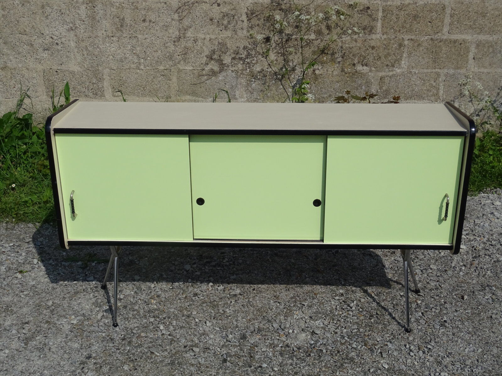 Enfilade formica sliding doors