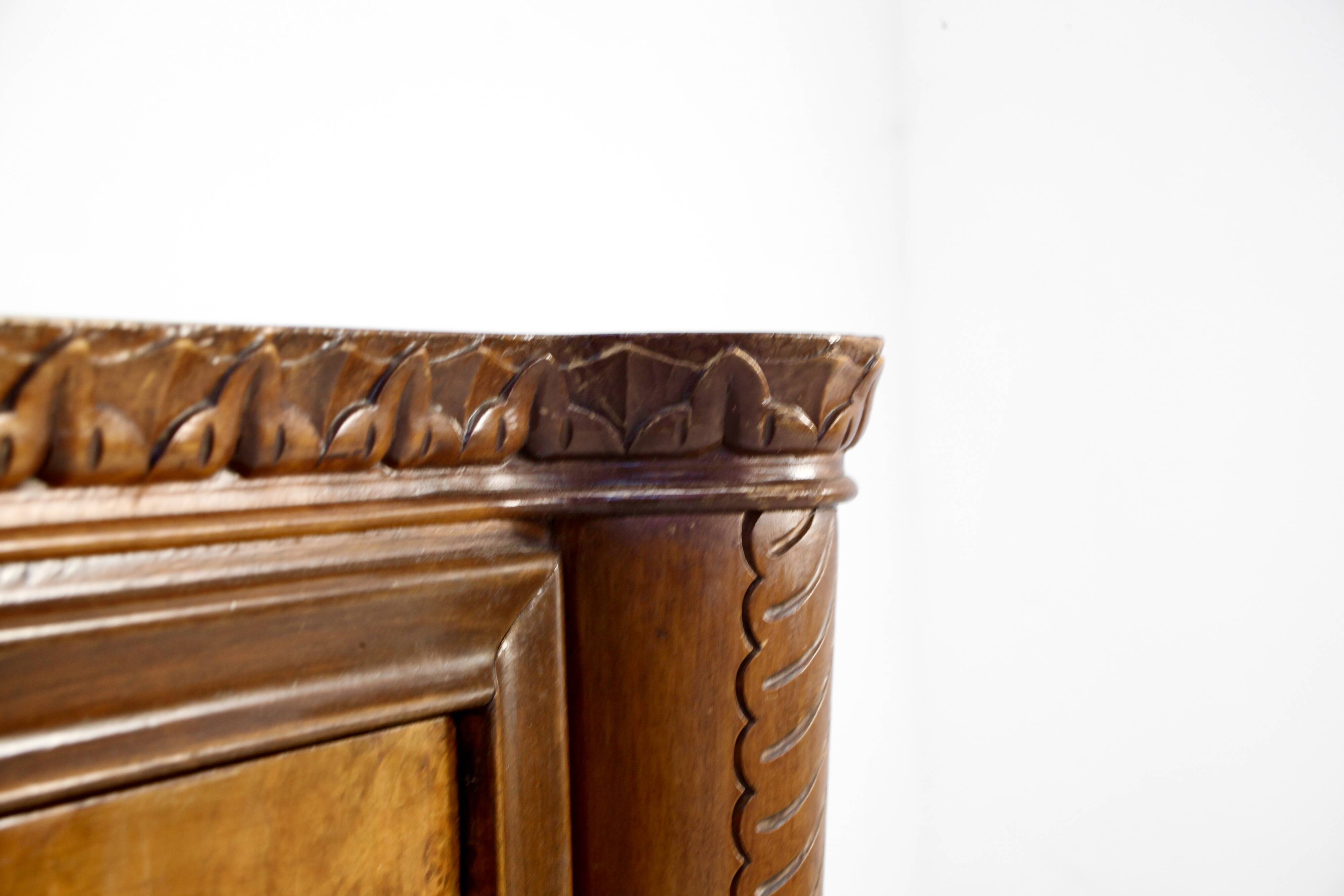 Buffet, cabinet Art Déco vintage italien en noyer foncé