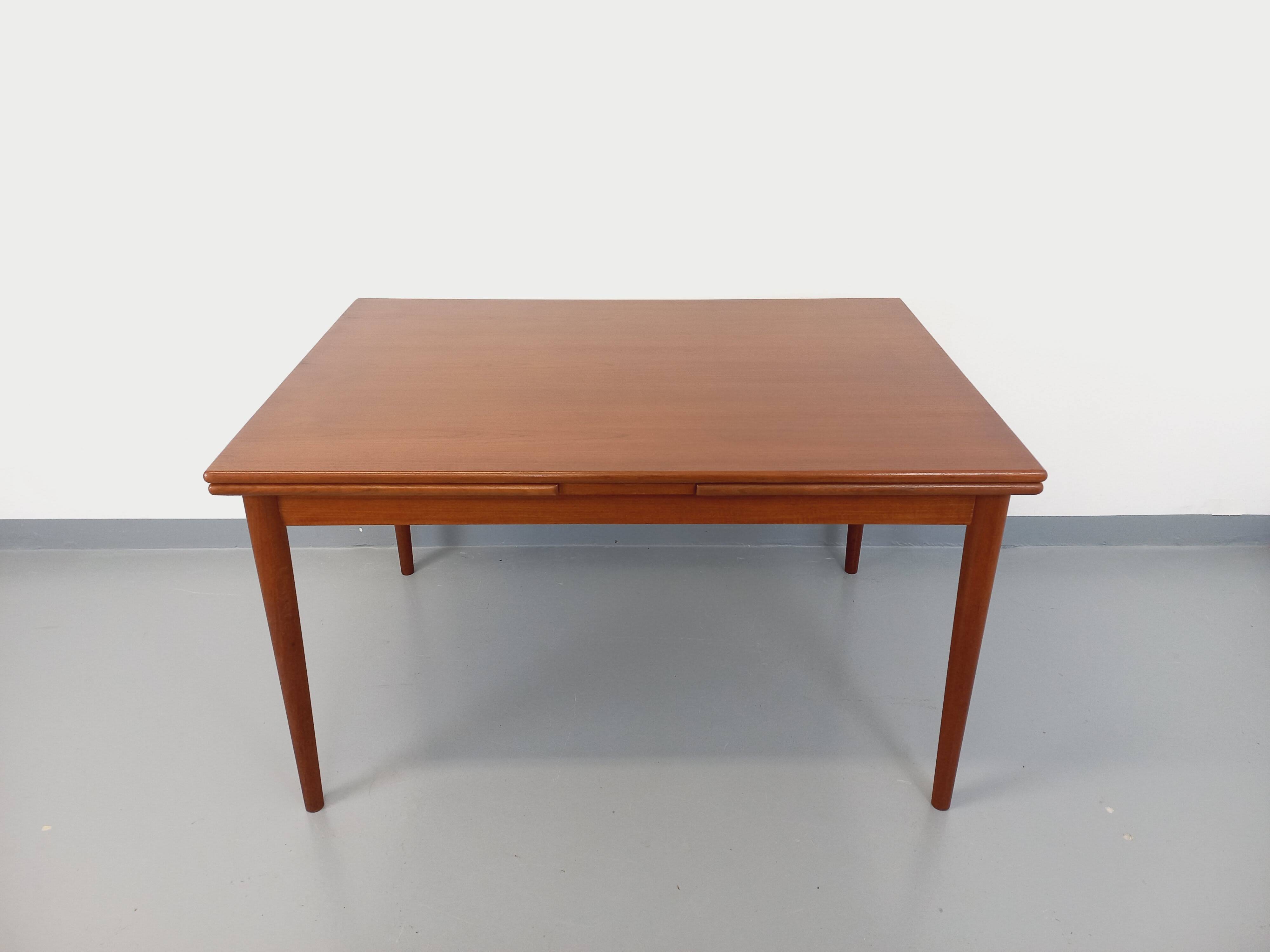 Table à manger en teck avec rallonges de style scandinave, années 50 60