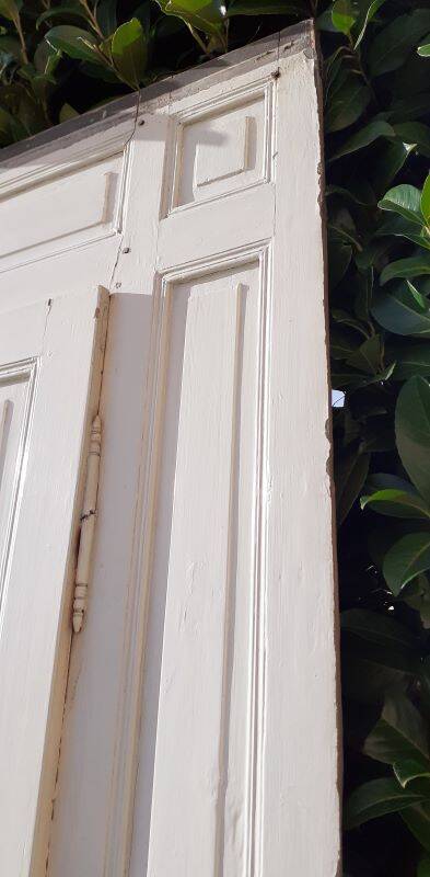 Cupboard door h201.5xl91.5cm with its 19th century molded frame