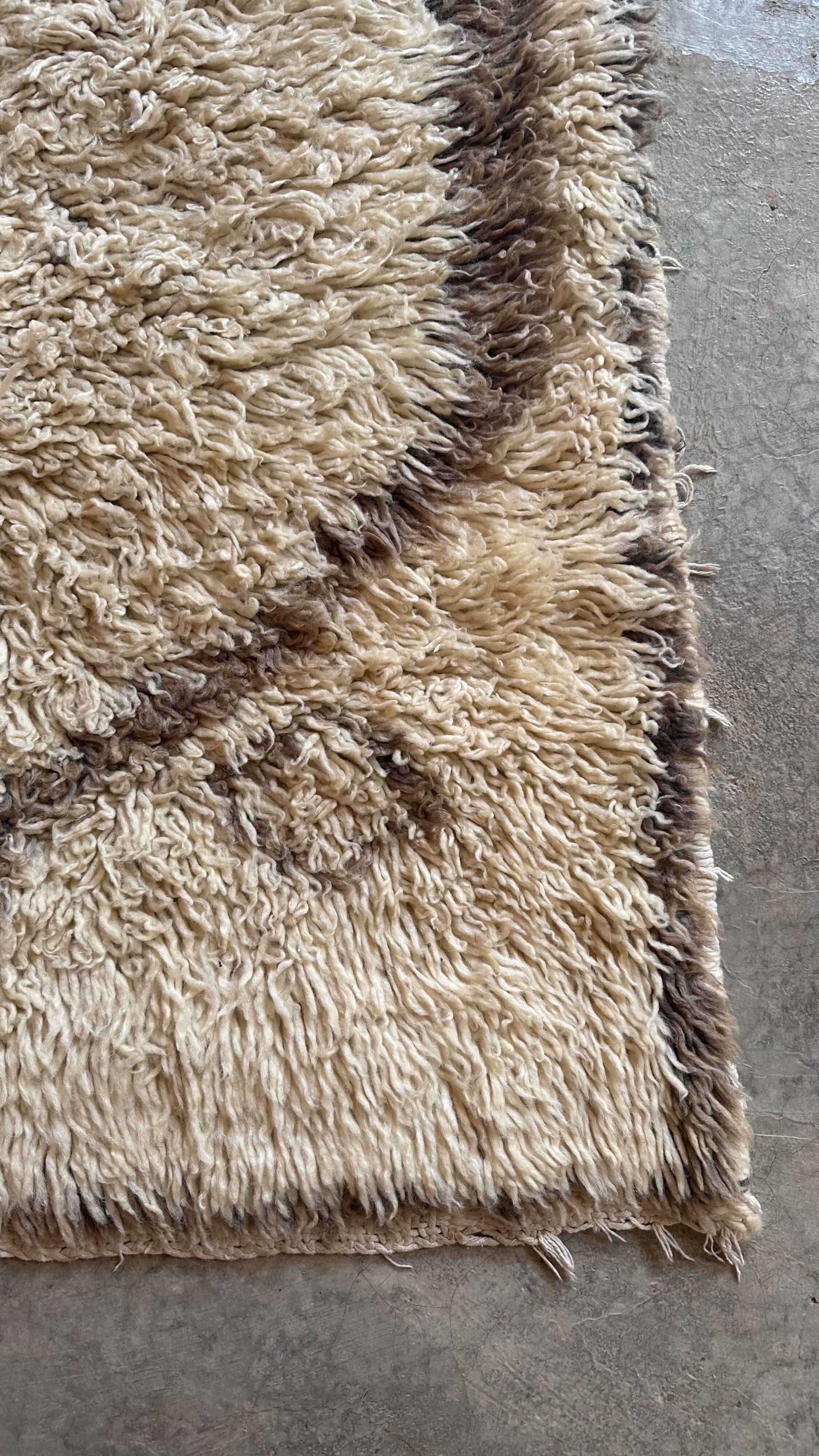 Azilal beige Berber rug - 191 x 79 cm