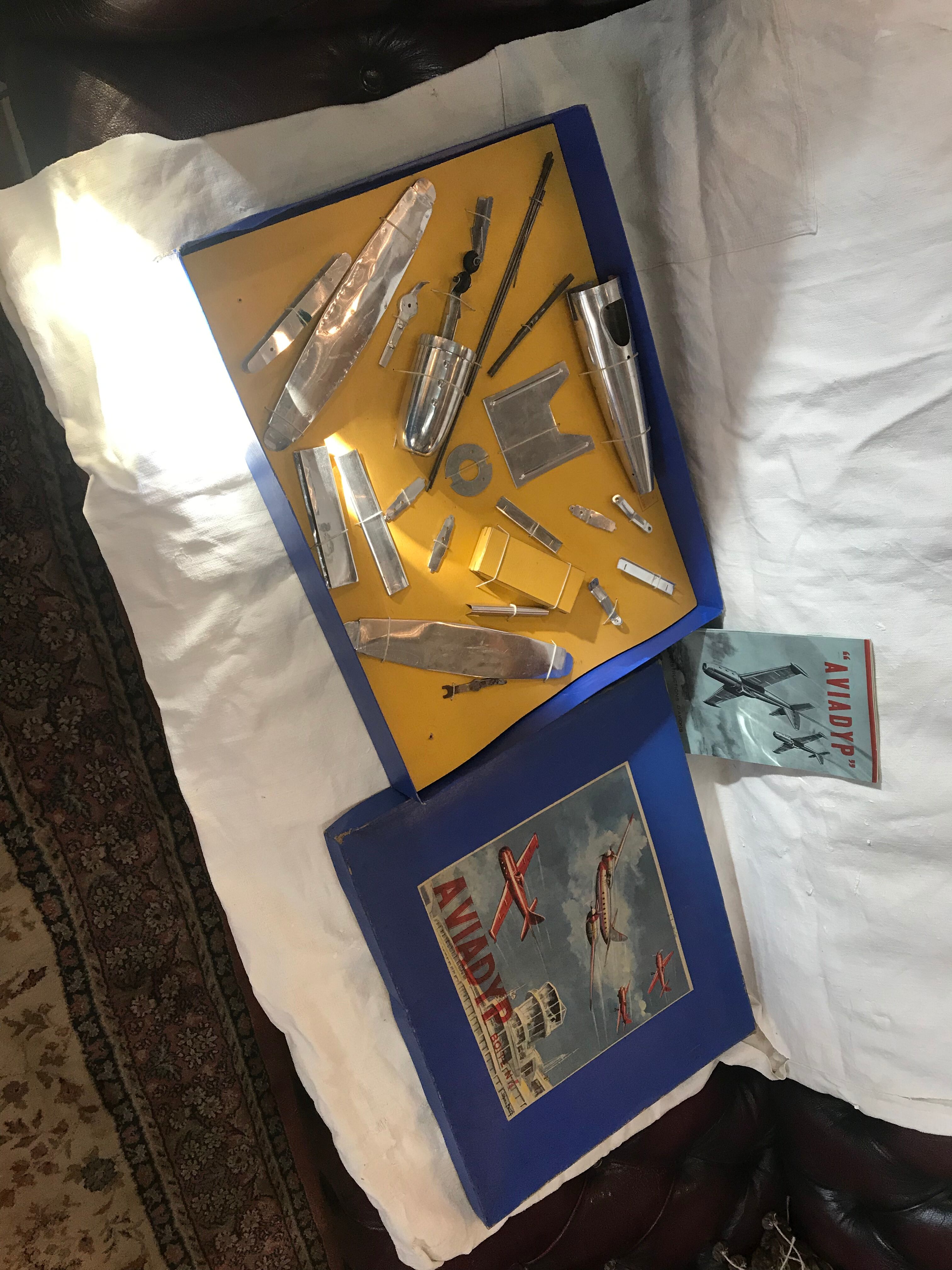 Model airplane AVIADYP