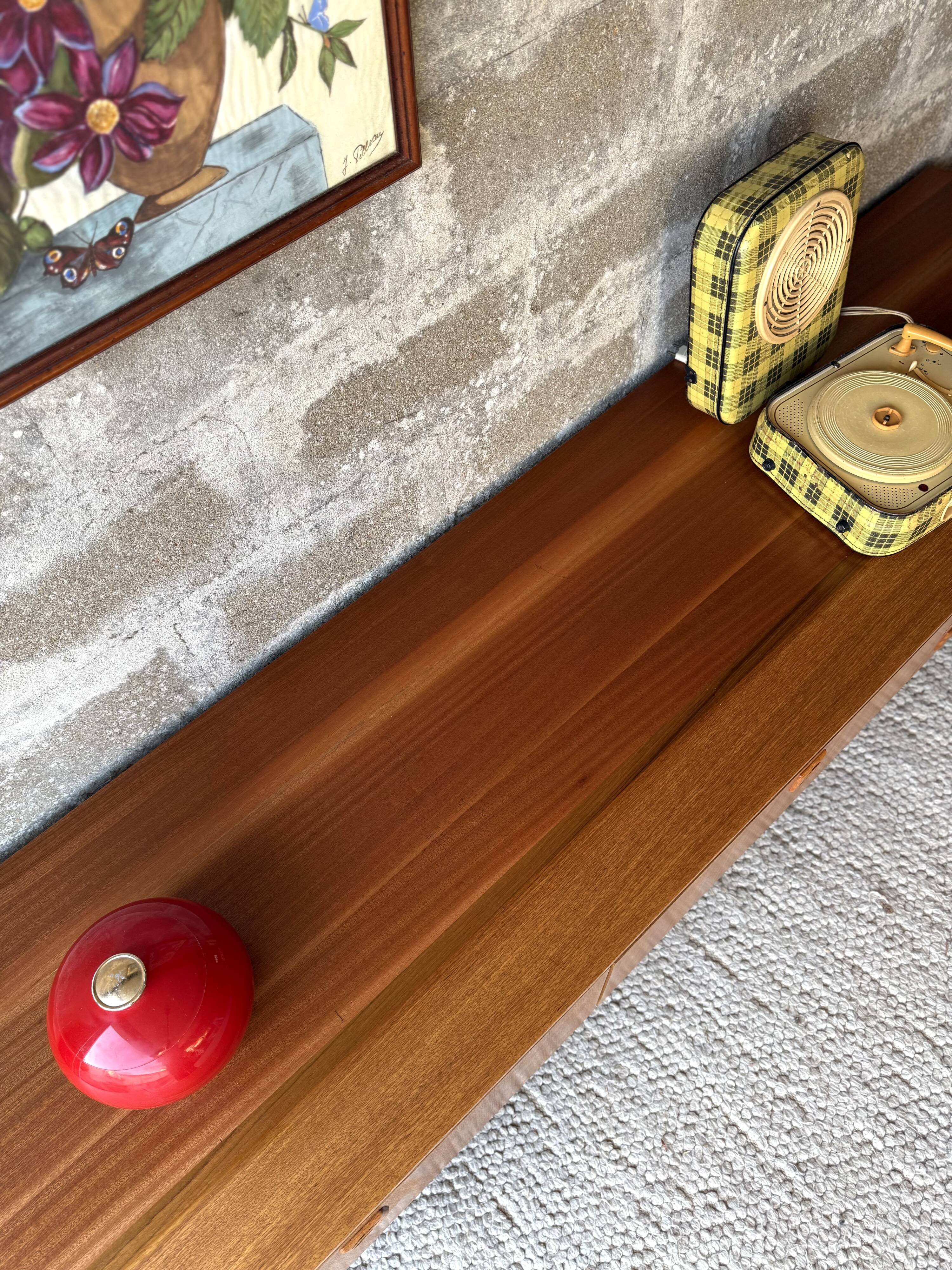 Scandinavian low sideboard in teak, 1970.